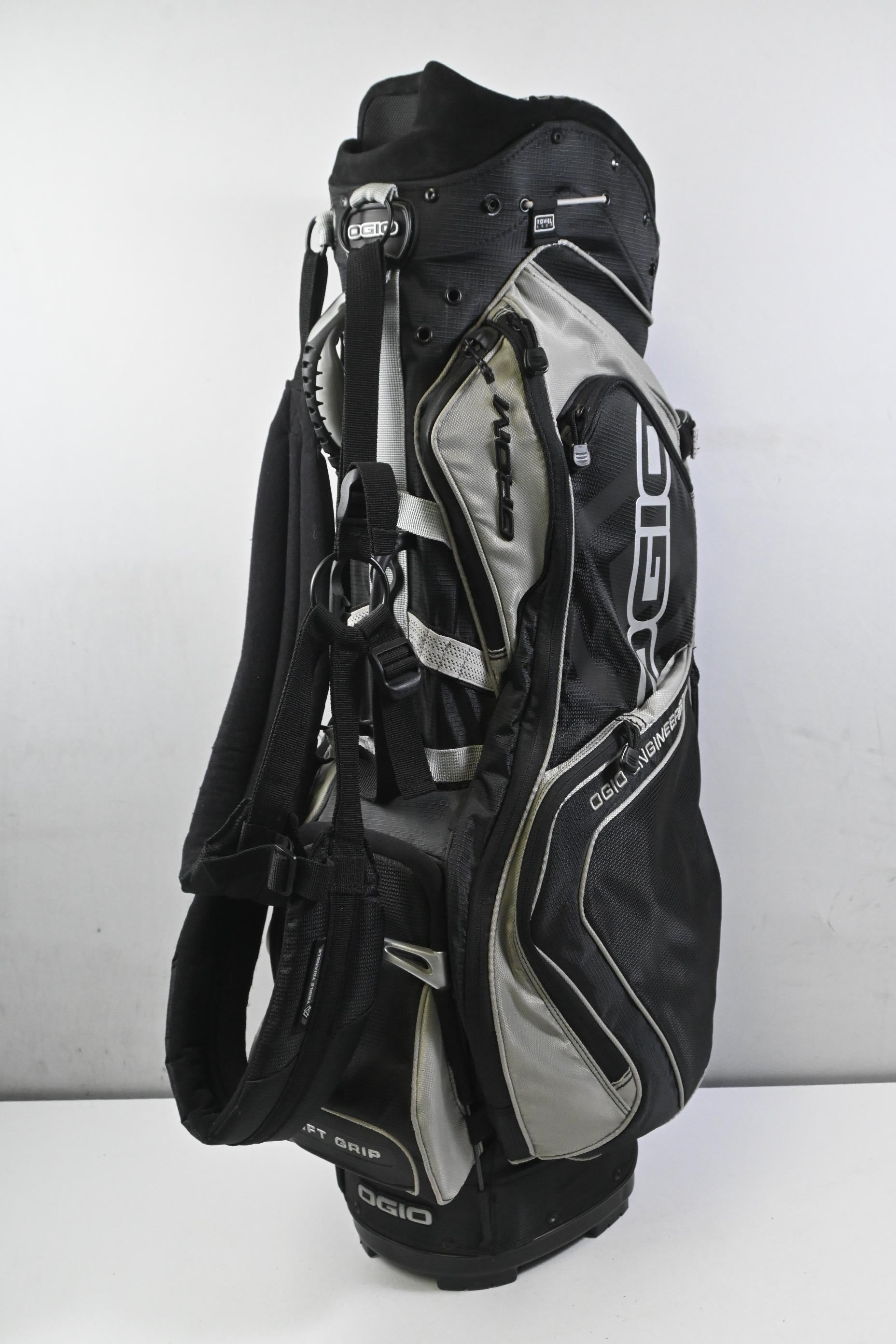 Ogio GRDM Stand Bag / 8-Way Divider / Black & Silver