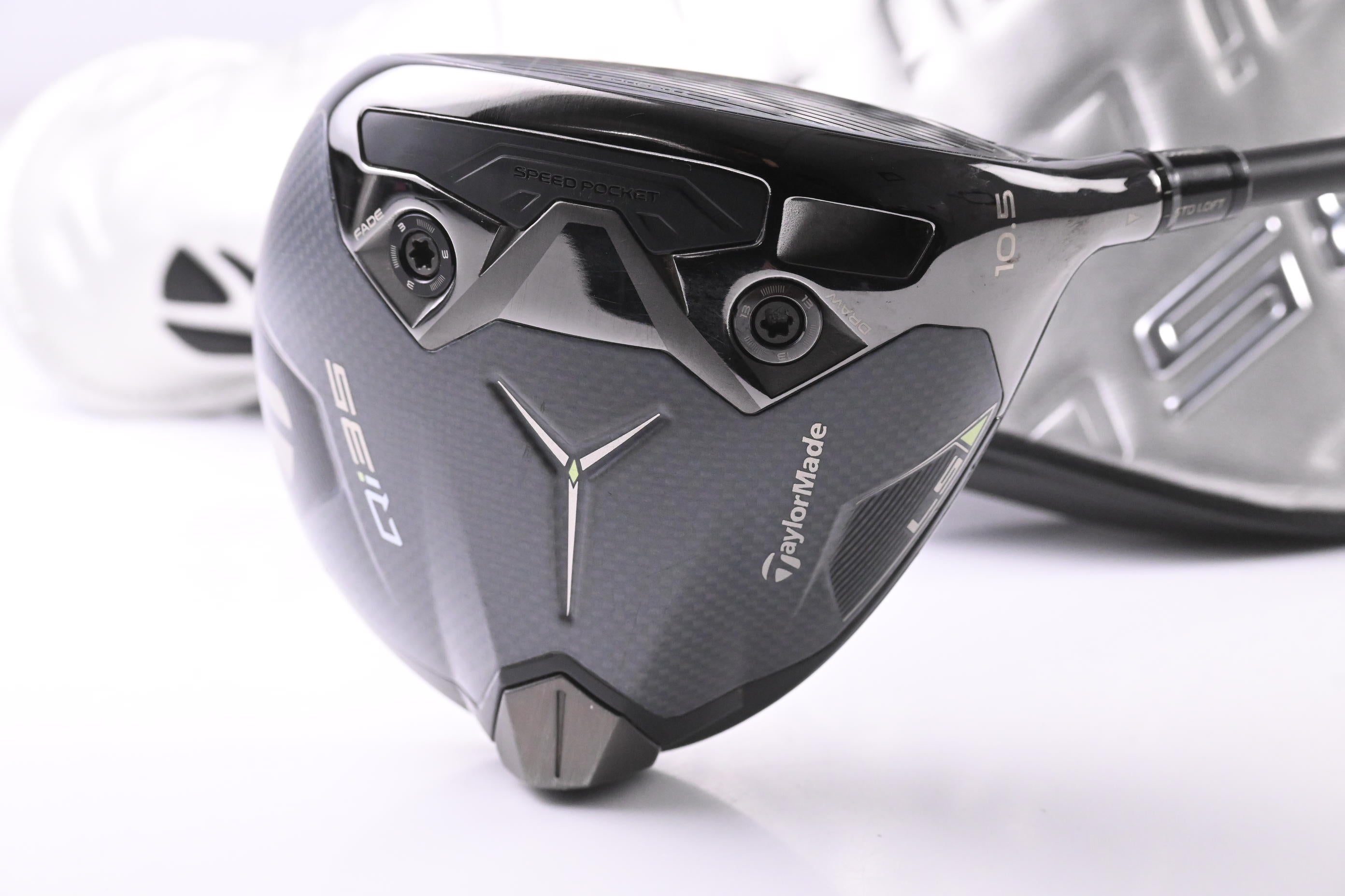 Taylormade Qi35 LS Driver / 10.5 Degree / Stiff Flex Kai'li Dark Waves White 60