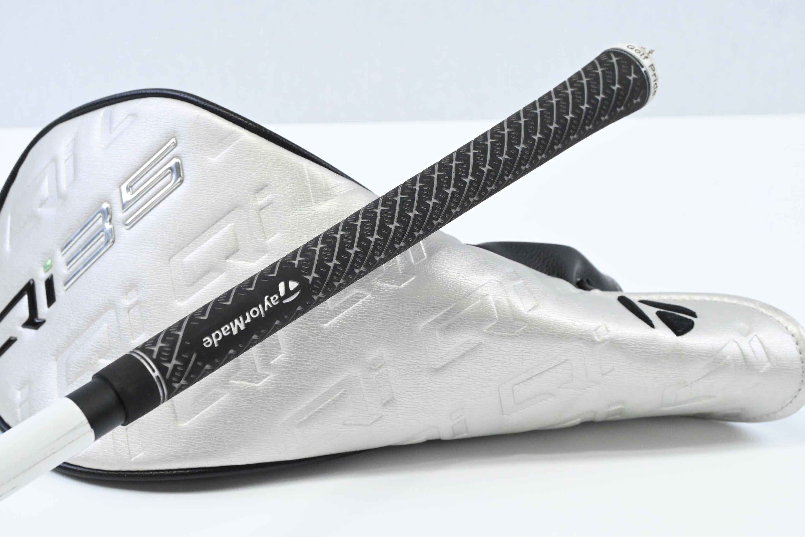 Taylormade Qi35 Driver / 10.5 Degree / Senior Flex Vanquish 4 Shaft