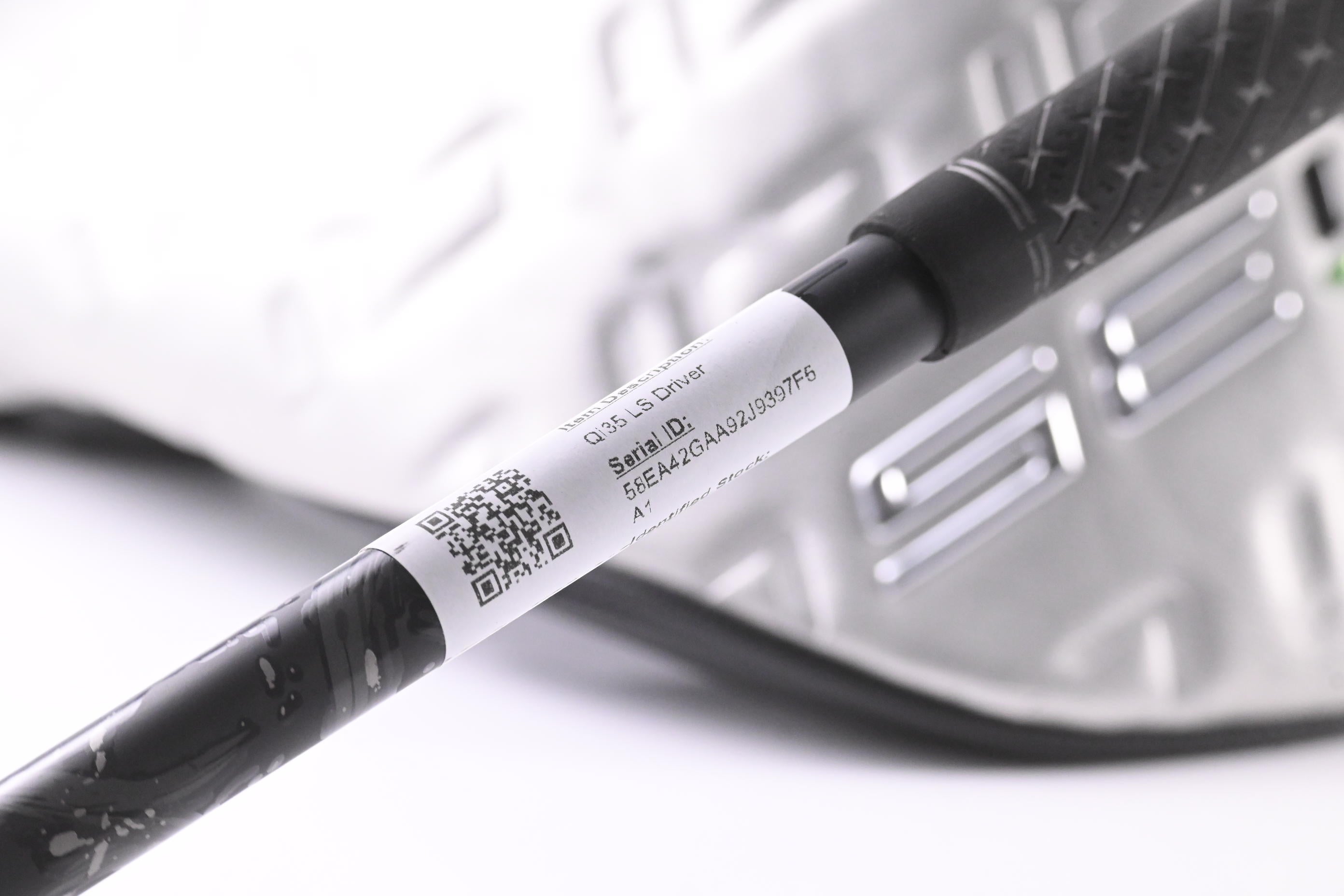 Taylormade Qi35 LS Driver / 10.5 Degree / Stiff Flex Kai'li Dark Waves White 60