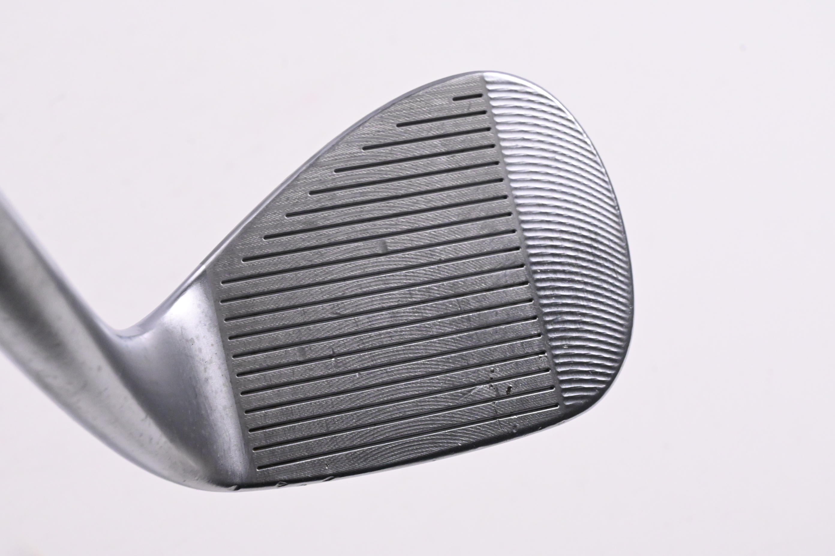 Left Hand Cleveland RTX 6 Gap Wedge / 52 Degree / Wedge Flex Dynamic Gold