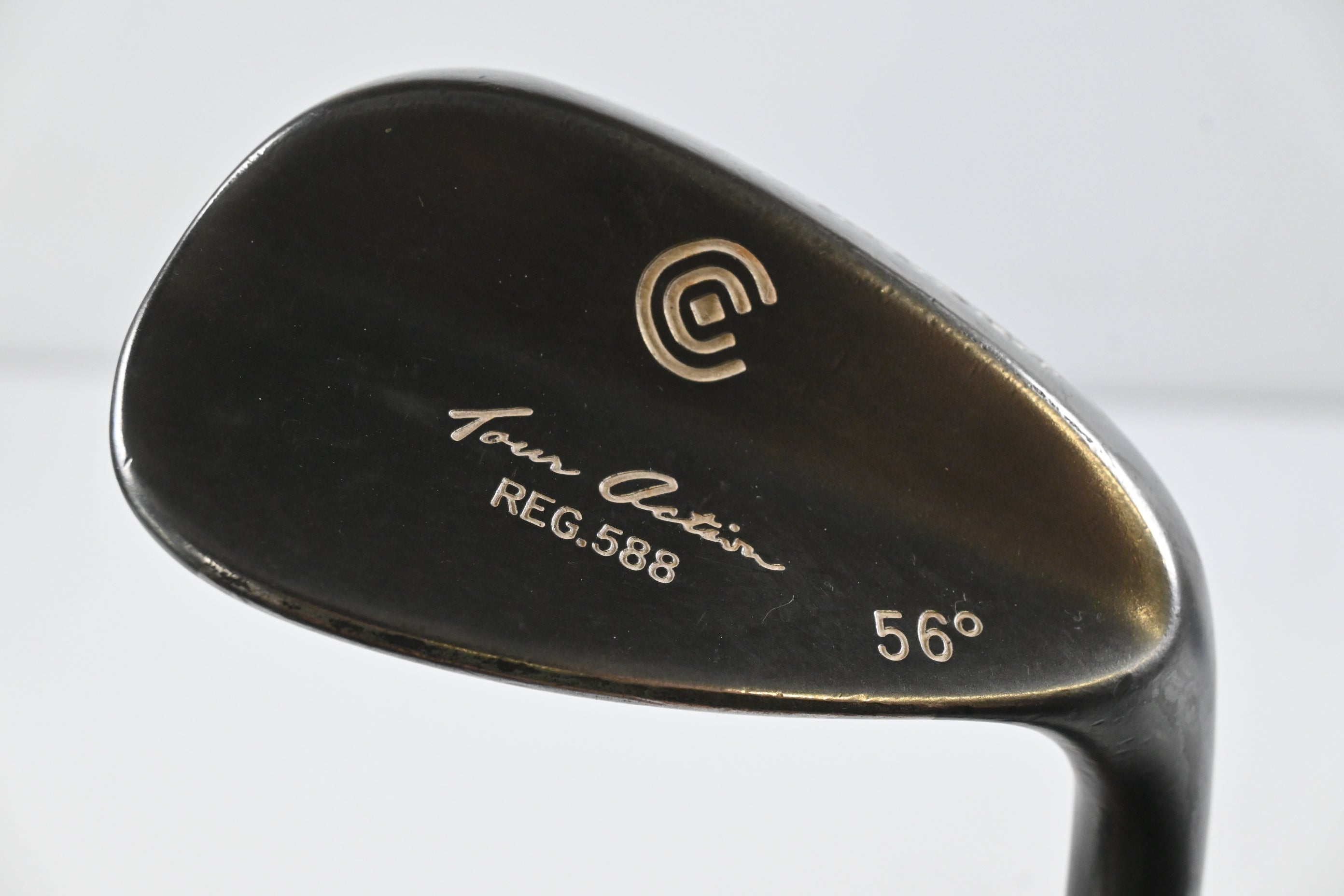 Cleveland 588 Tour Action Sand Wedge / 56 Degree / Wedge Flex Dynamic Gold