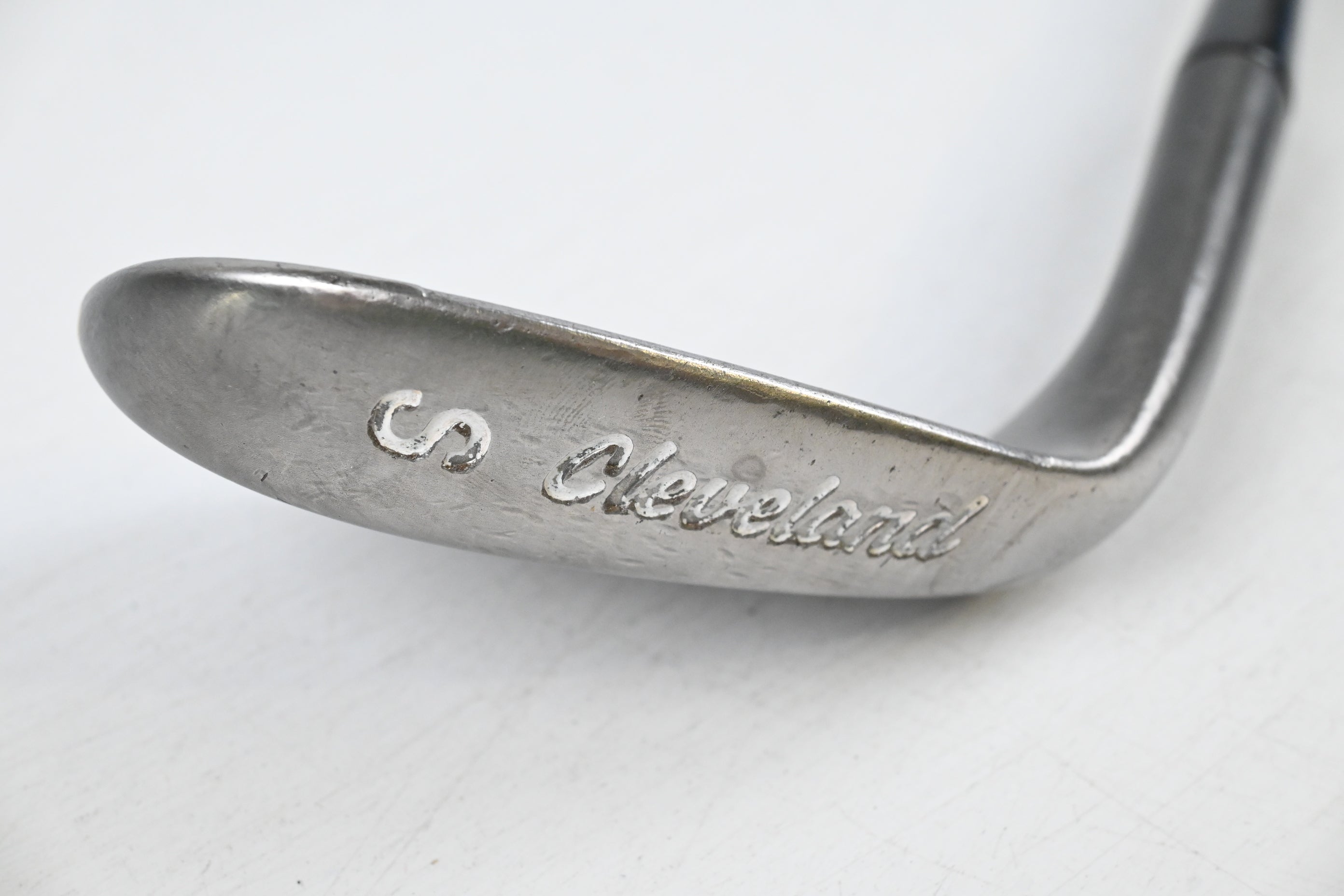 Cleveland 588 Tour Action Sand Wedge / 56 Degree / Wedge Flex Dynamic Gold