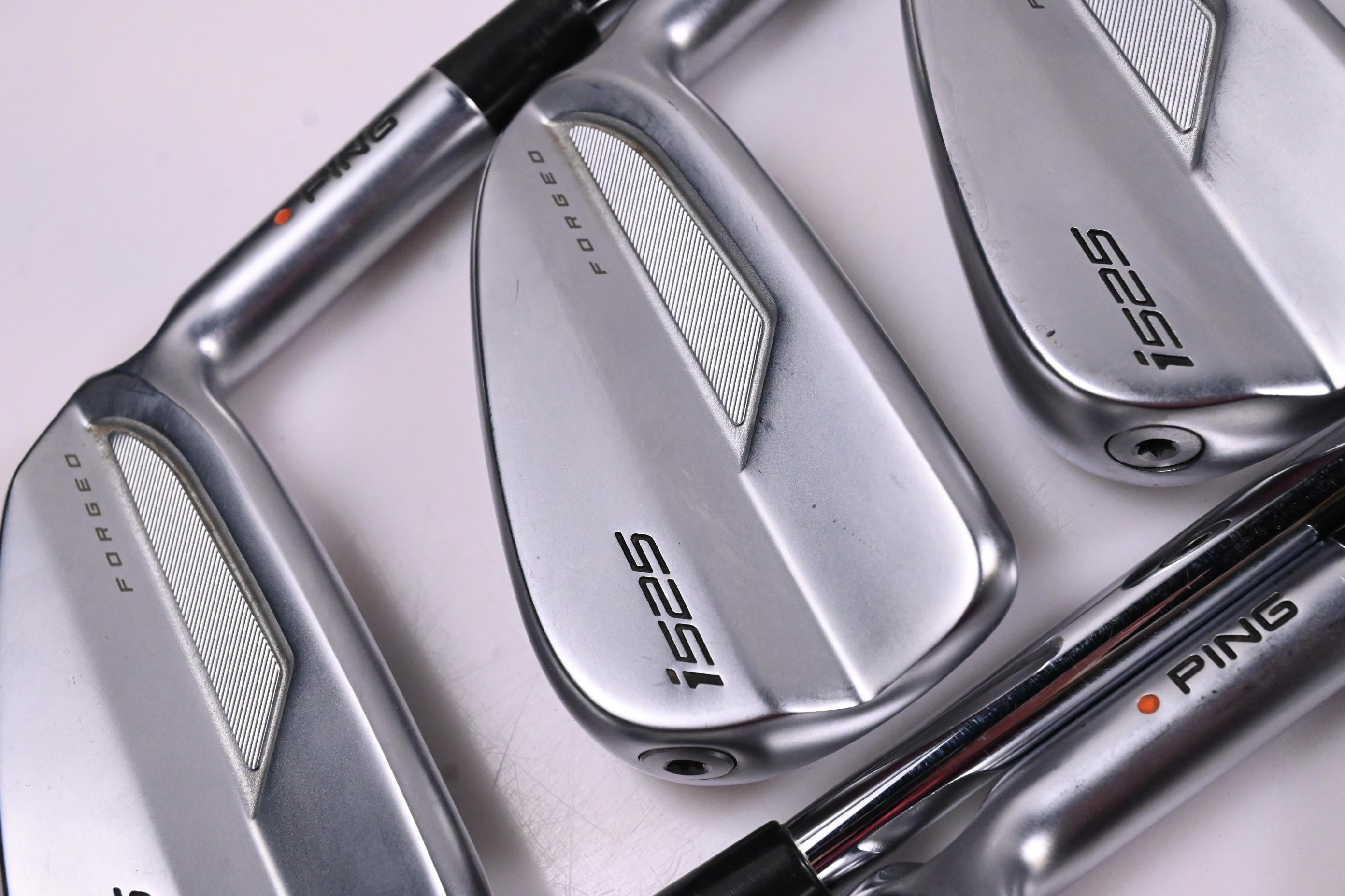 Ping i525 Irons / 4-PW+GW / Orange Dot / Regular Flex Ping AWT 2.0 Shafts