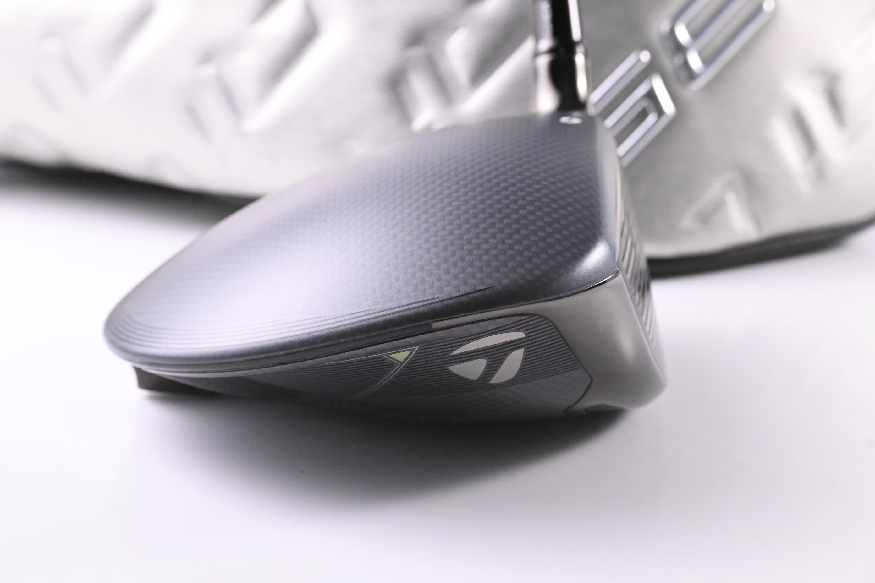 Taylormade Qi35 Driver / 10.5 Degree / Regular Flex Fujikura Ventus Blue '25 5