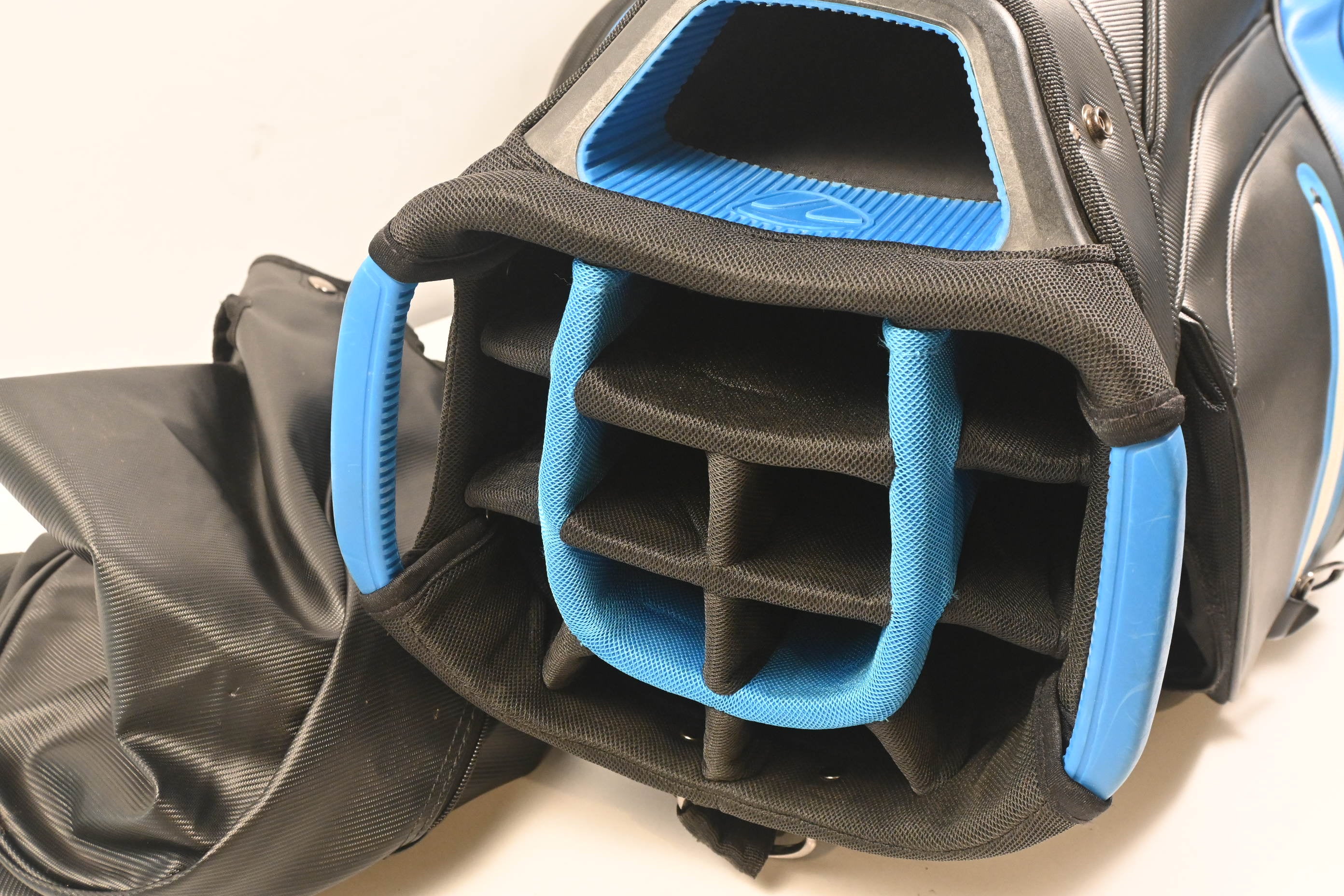 Taylormade Deluxe Cart Bag / 14-Way Divider / Black, Blue