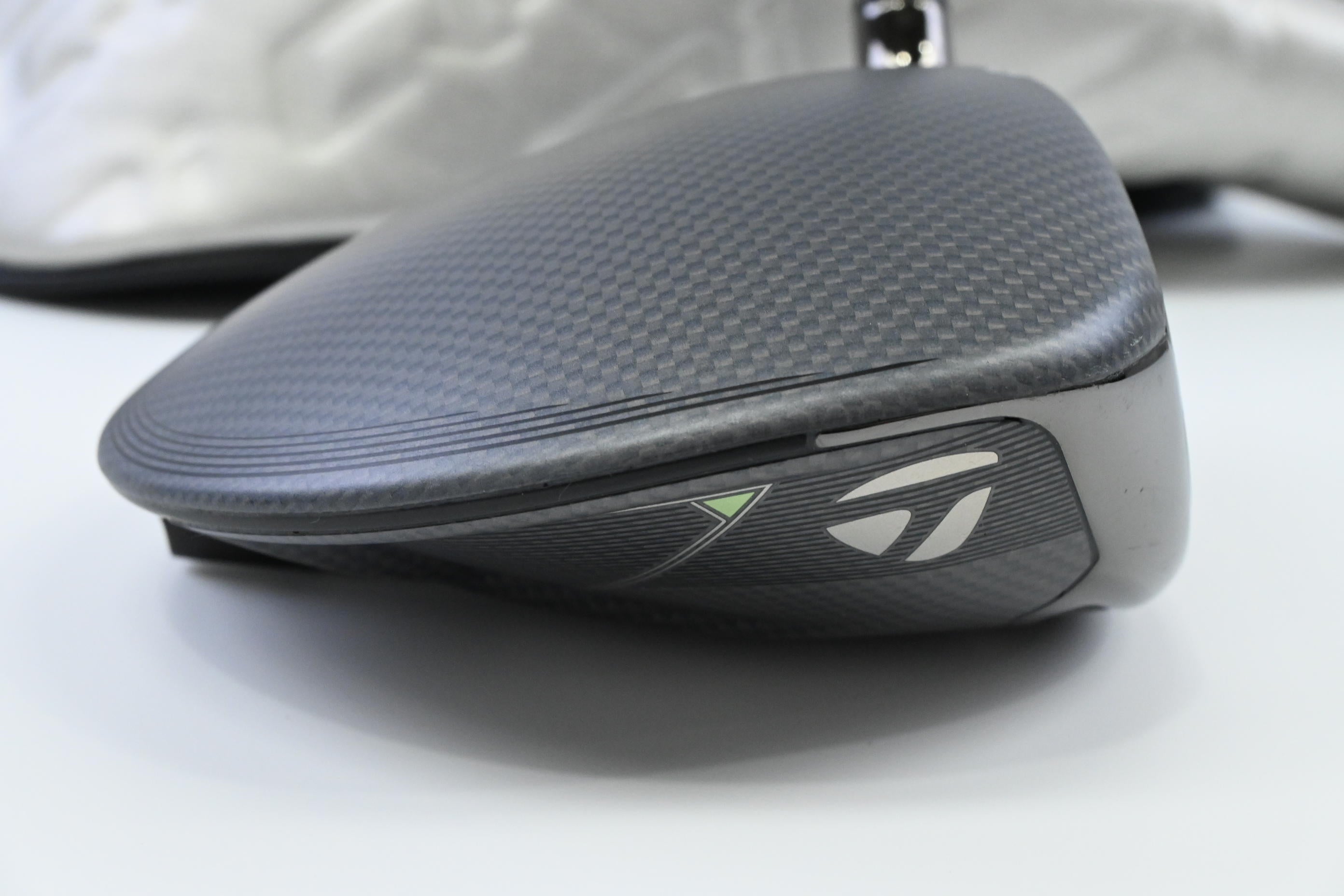 Taylormade Qi35 Driver / 10.5 Degree / Regular Flex Fujikura AirSpeeder 50 Shaft