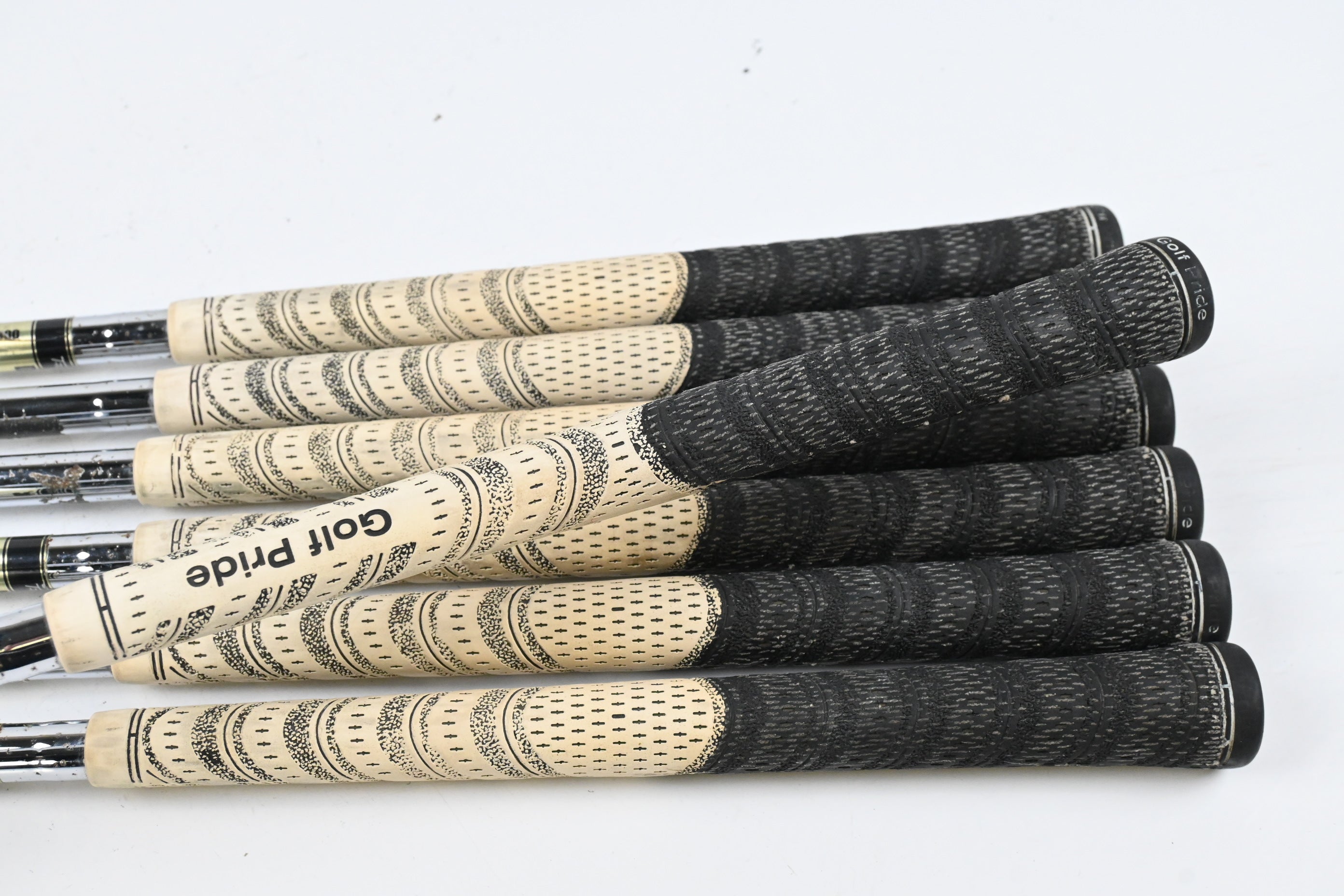 Cleveland CG16 Tour Irons / 4-PW / Regular Flex Dynamic Gold R300 Shafts