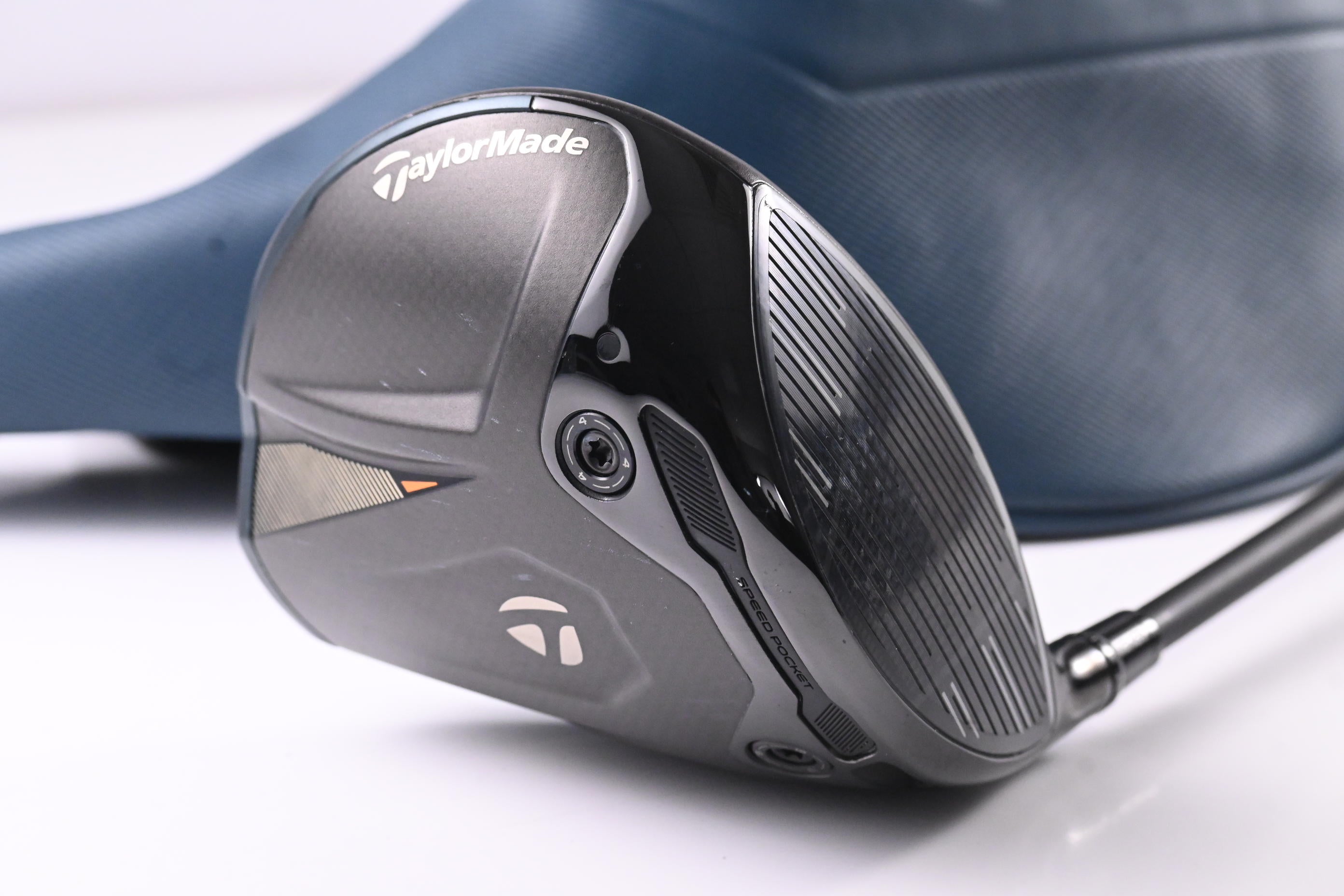 Taylormade Qi4D Driver / 9 Degree / Regular Flex Reax Blue 50 Shaft