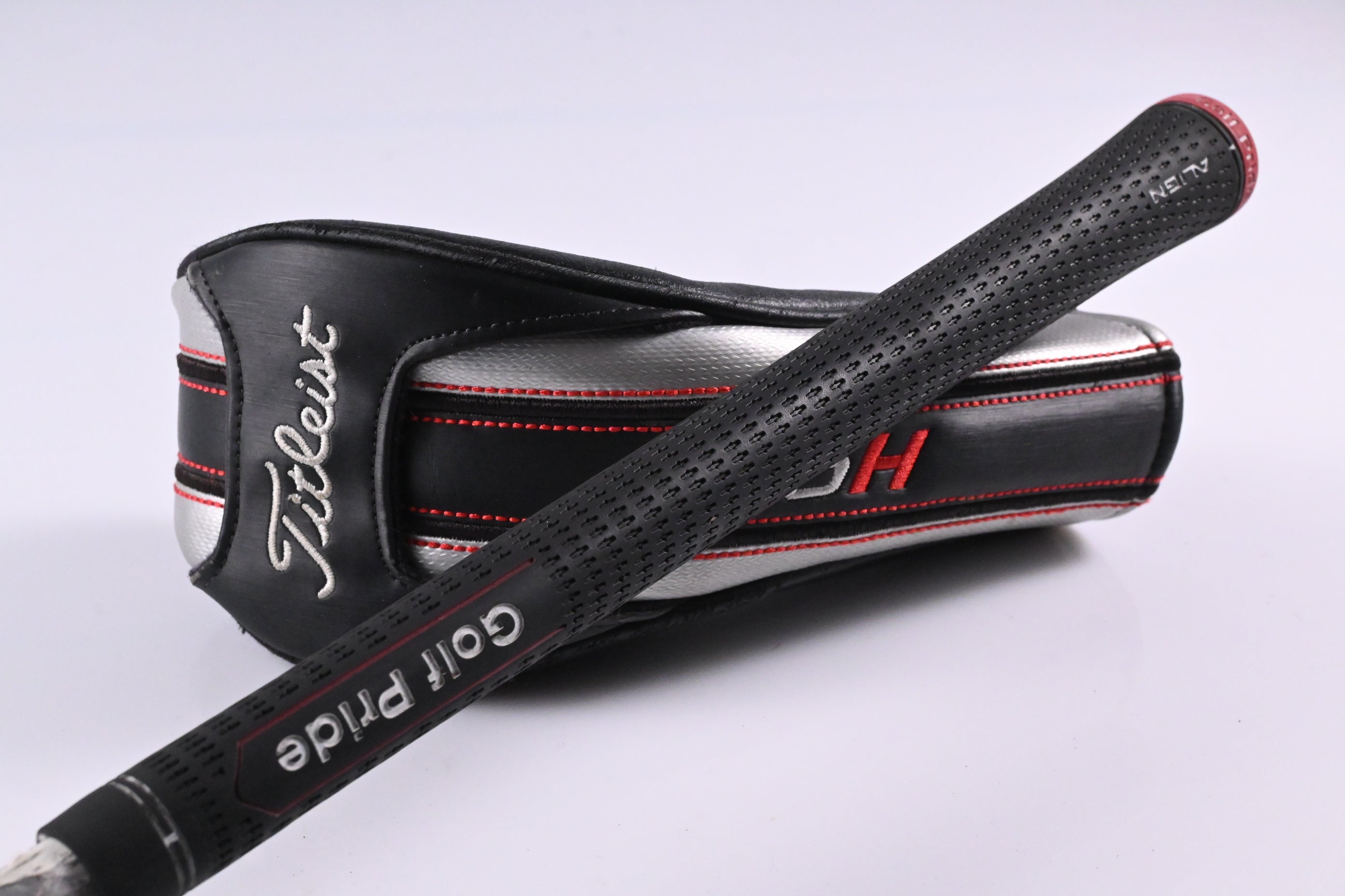 Titleist 816 H1 #3 Hybrid / 19 Degree / Stiff Flex Aldila Rogue Silver 110 MSI 85