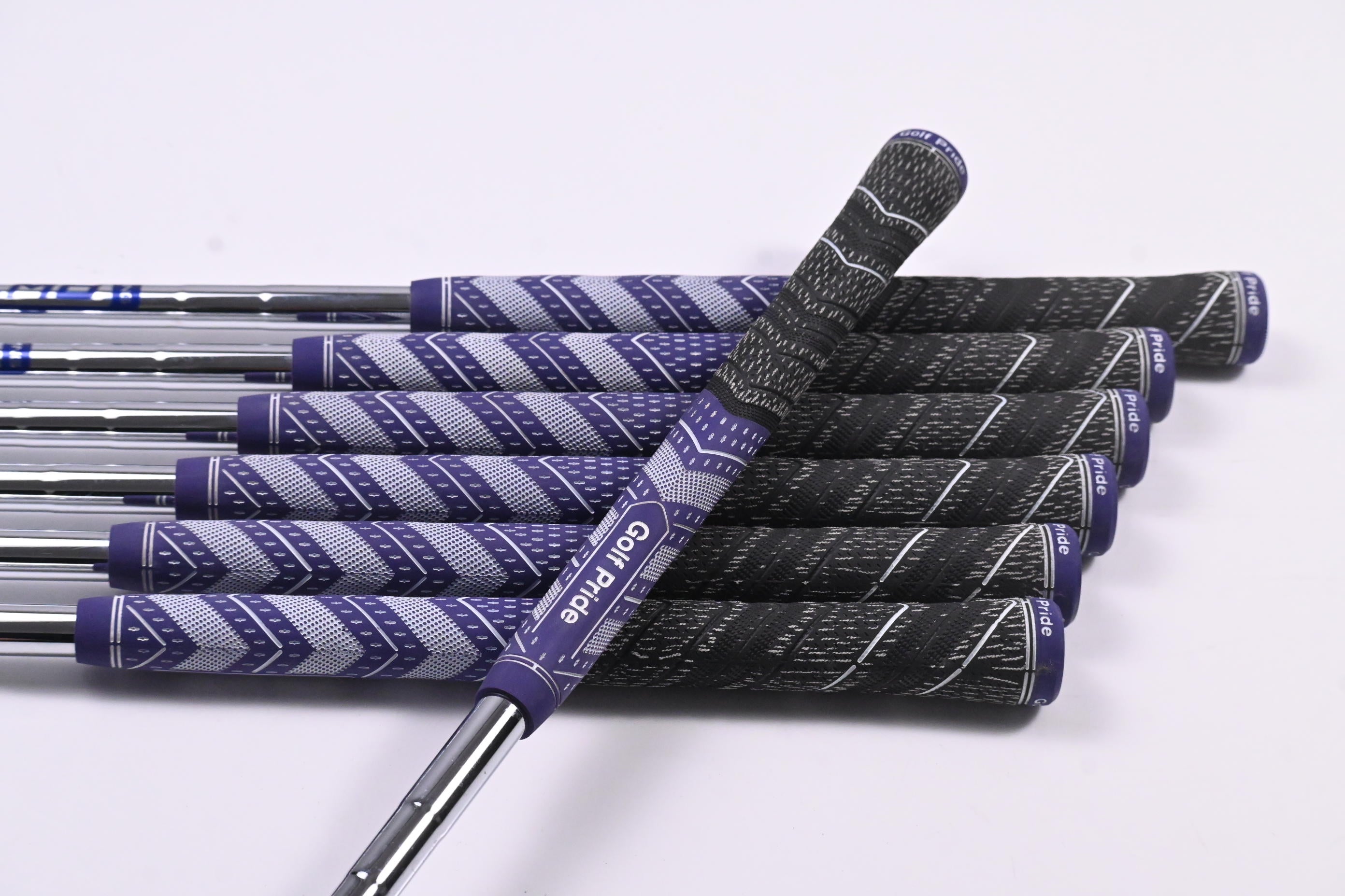 Left Hand Ping G425 Irons / 5-PW+SW / Black Dot / Regular Flex Ping AWT 2.0