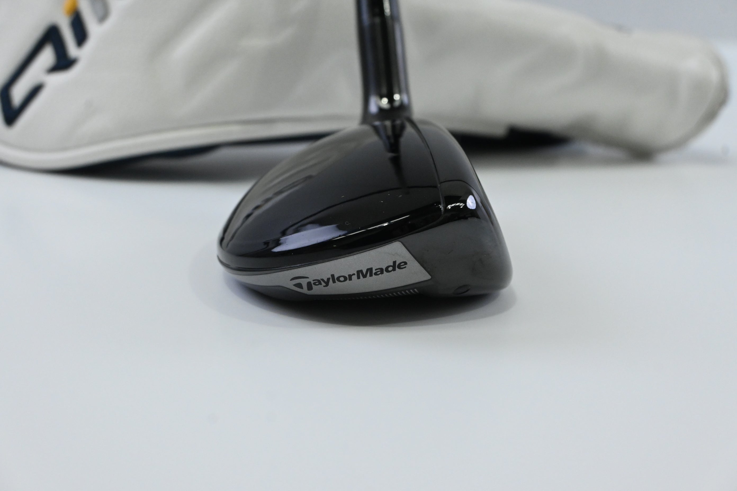 Taylormade Qi10 #4 Hybrid / 22 Degree / X-Flex HZRDUS Smoke Red RDX 80 Shaft