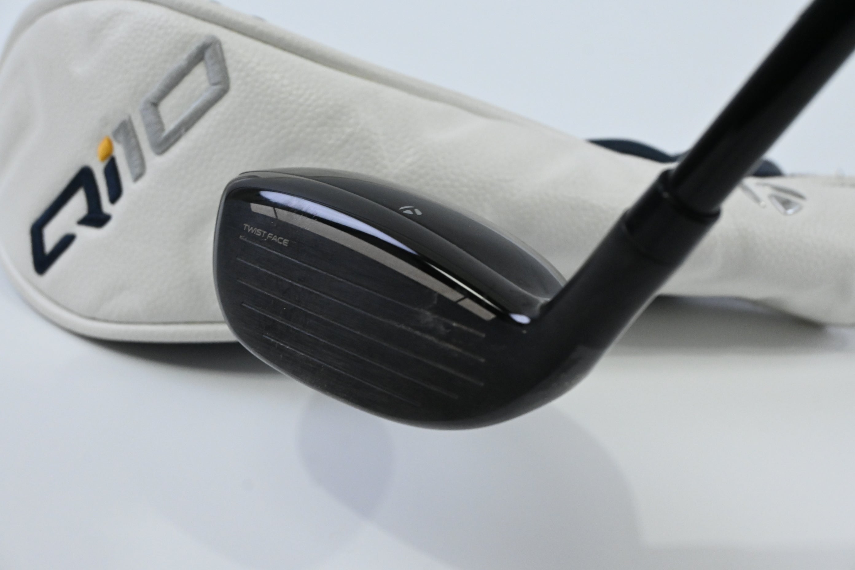 Taylormade Qi10 #4 Hybrid / 22 Degree / X-Flex HZRDUS Smoke Red RDX 80 Shaft