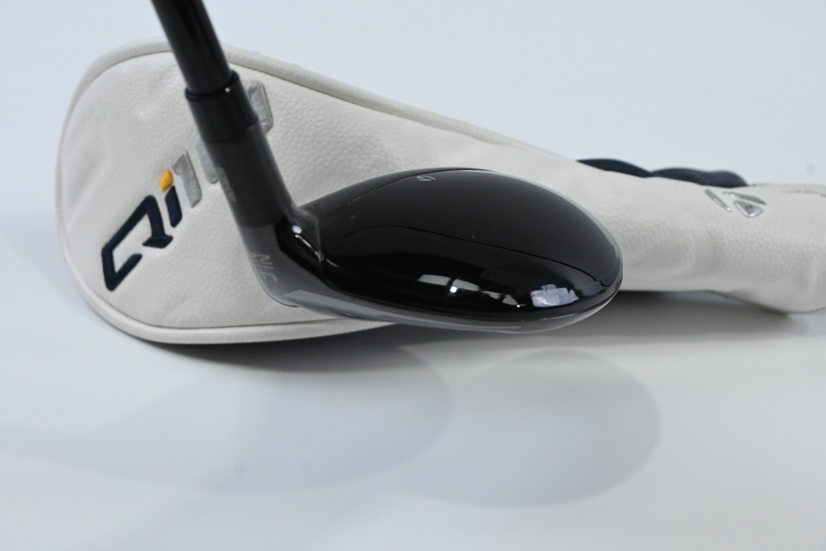 Taylormade Qi10 #4 Hybrid / 22 Degree / X-Flex HZRDUS Smoke Red RDX 80 Shaft