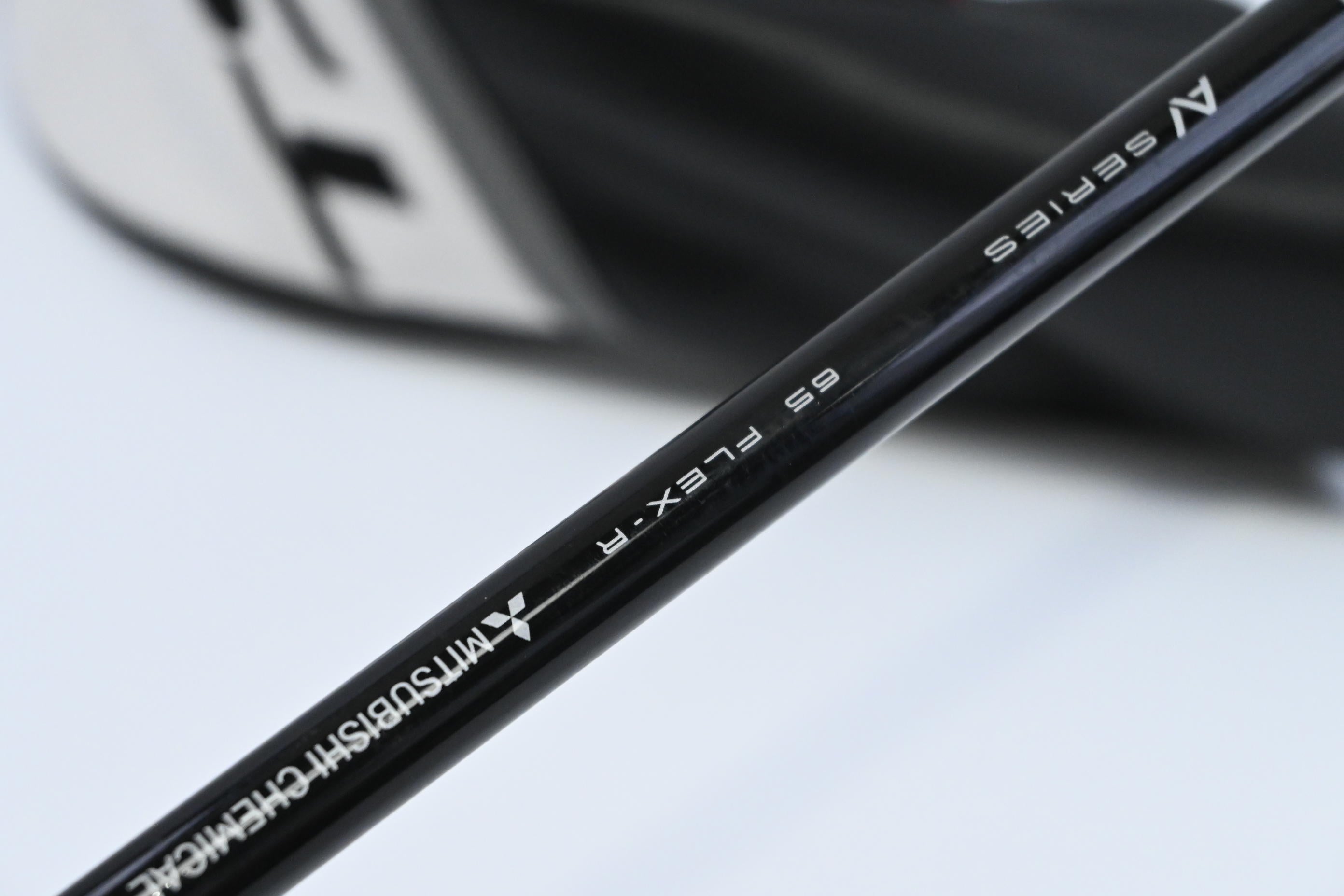 Titleist TSR2 #3 Wood / 16.5 Degree / Regular Flex Tensei AV Blue 65 Shaft