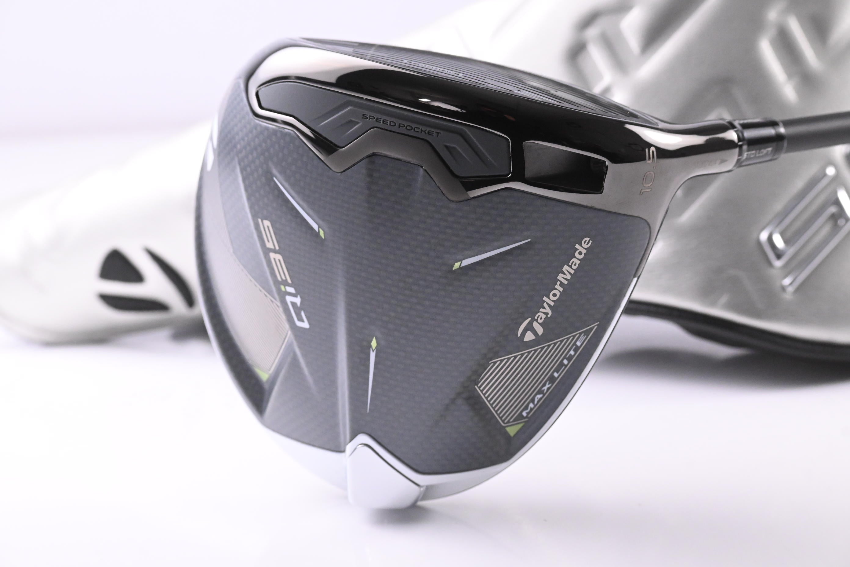 Taylormade Qi35 Max Lite Driver / 10.5 Degree / Regular Flex Vanquish 4 Shaft