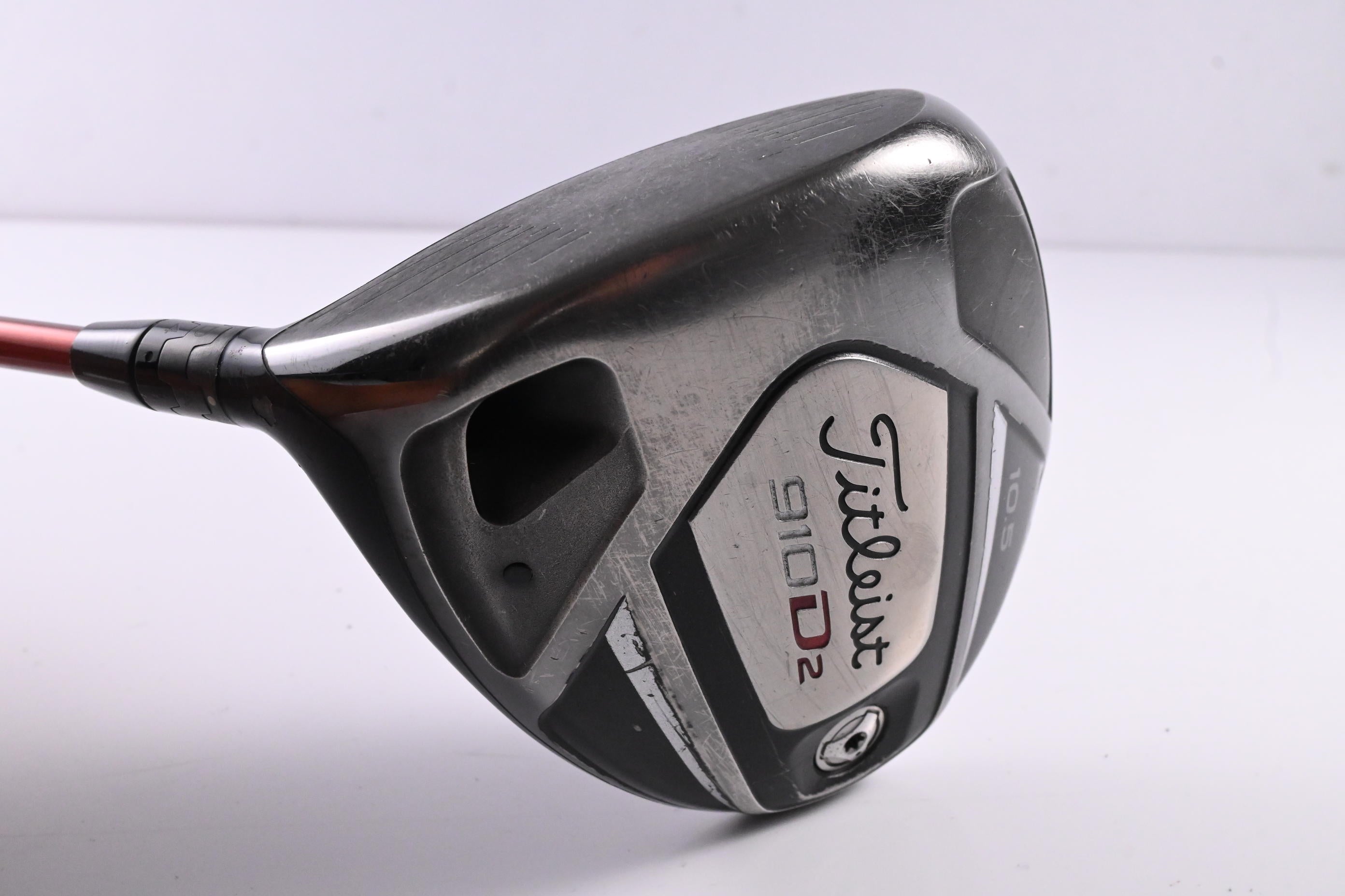 Titleist 910 D2 Driver / 10.5 Degree / Regular Flex Diamana iLima 61 Shaft