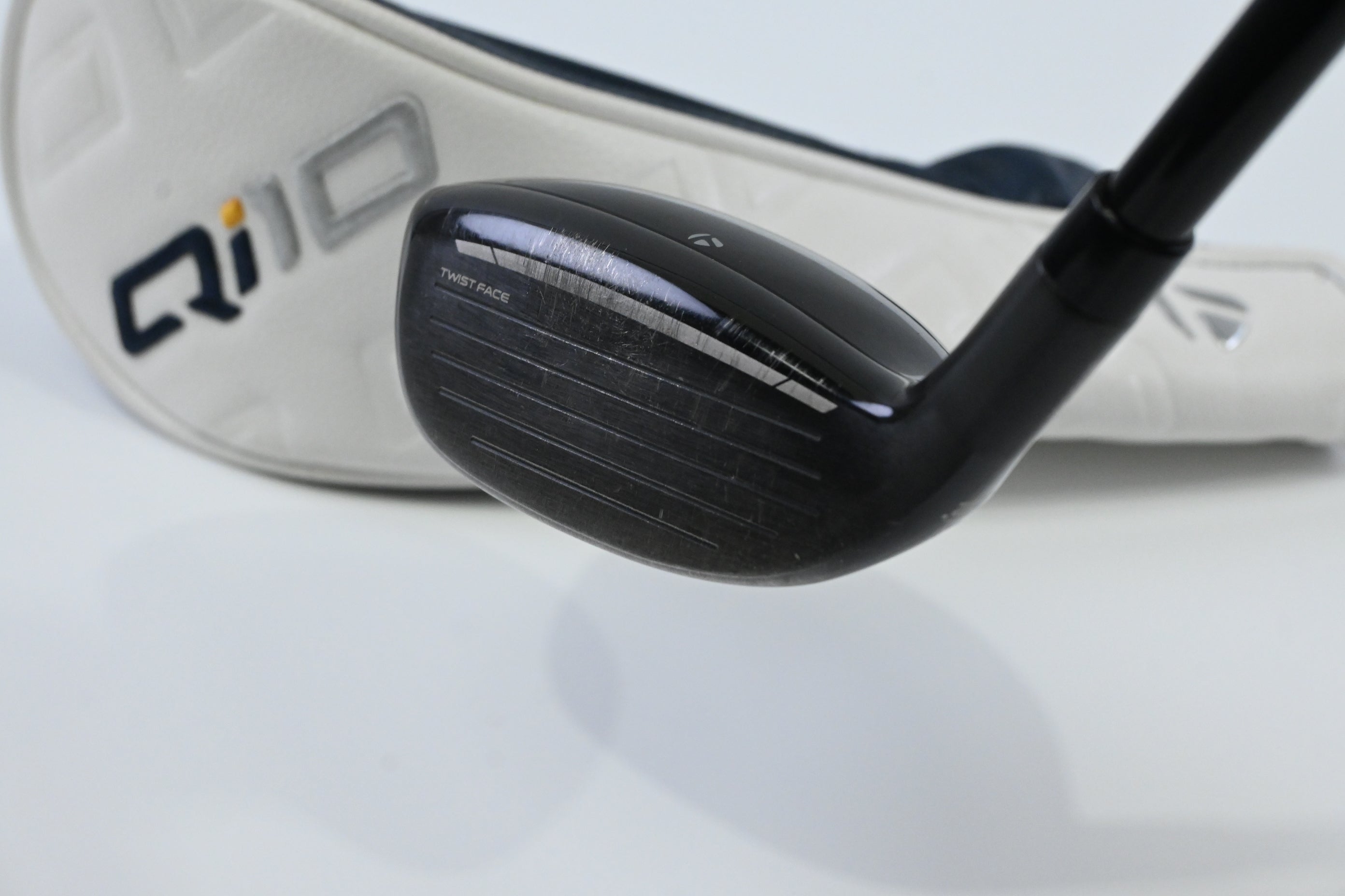 Taylormade Qi10 #4 Hybrid / 22 Degree / Regular Flex Fujikura Ventus TR Blue 6