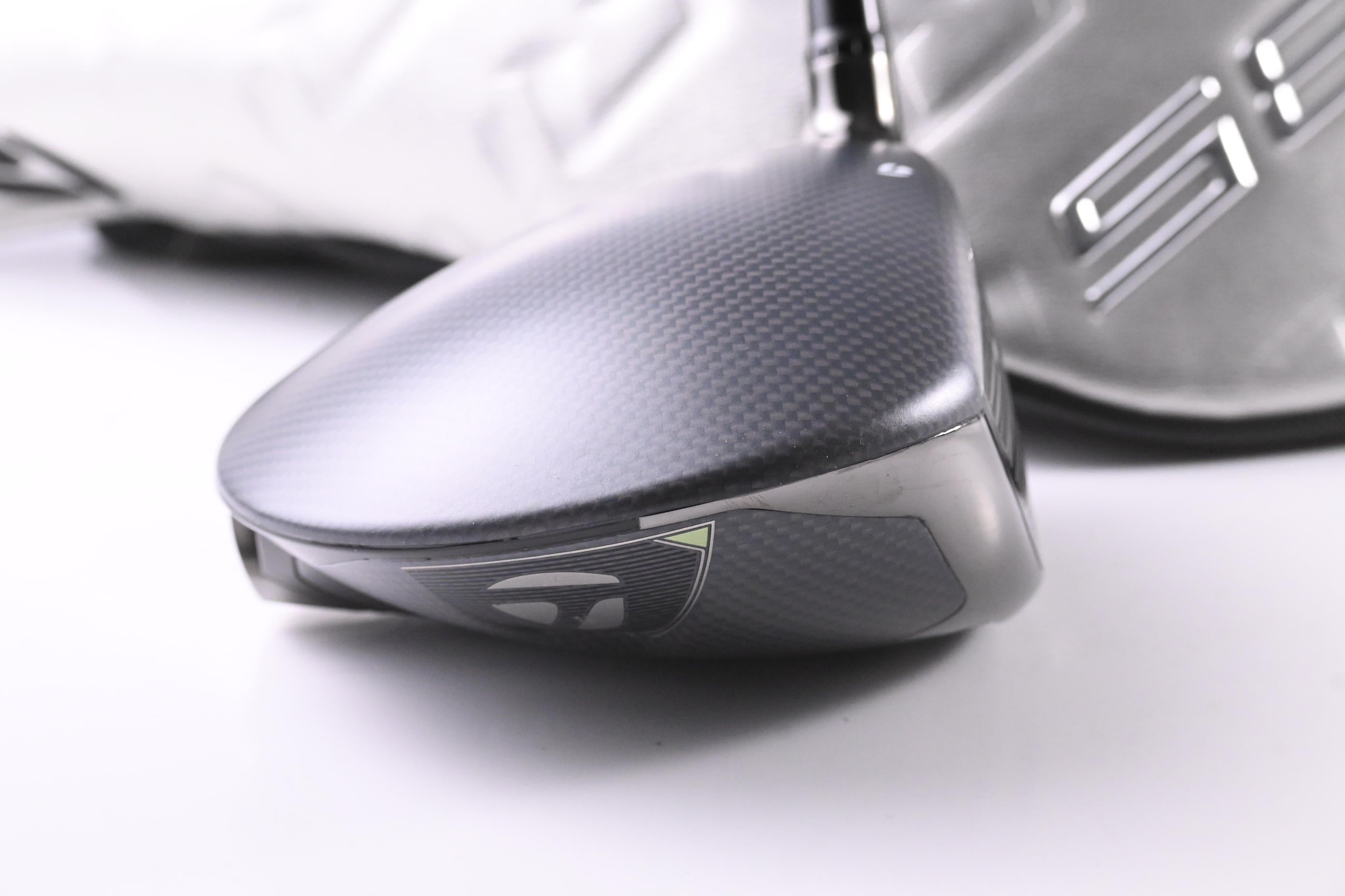 Taylormade Qi35 LS Driver / 9 Degree / X-Flex Kai'li Dark Waves White 60 Shaft