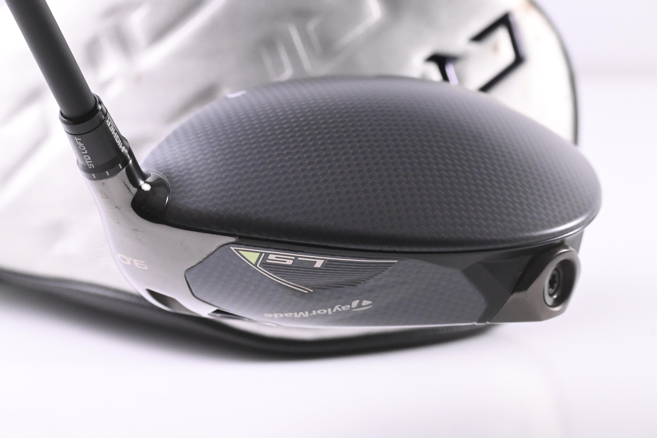 Taylormade Qi35 LS Driver / 9 Degree / X-Flex Kai'li Dark Waves White 60 Shaft