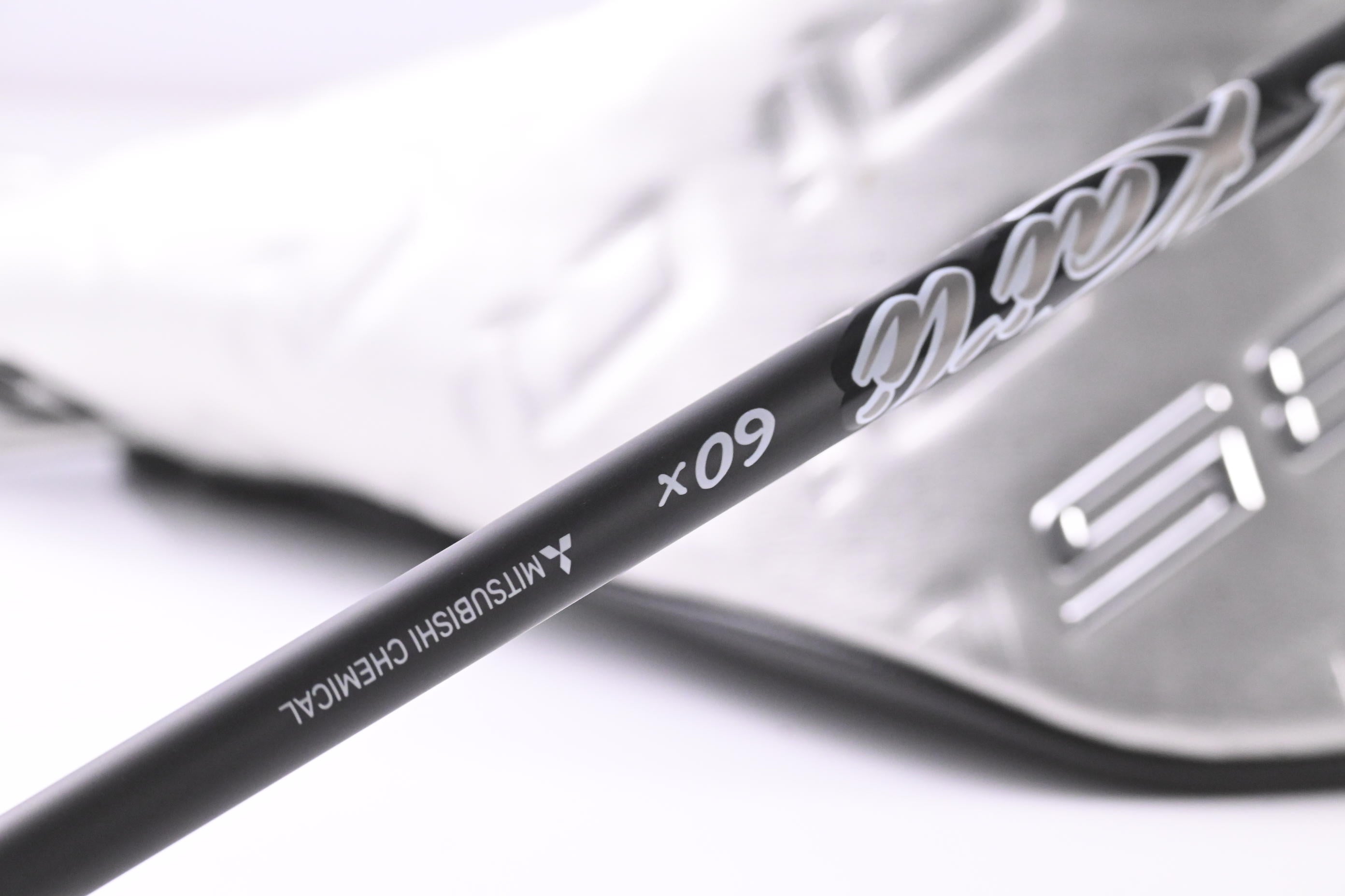 Taylormade Qi35 LS Driver / 9 Degree / X-Flex Kai'li Dark Waves White 60 Shaft