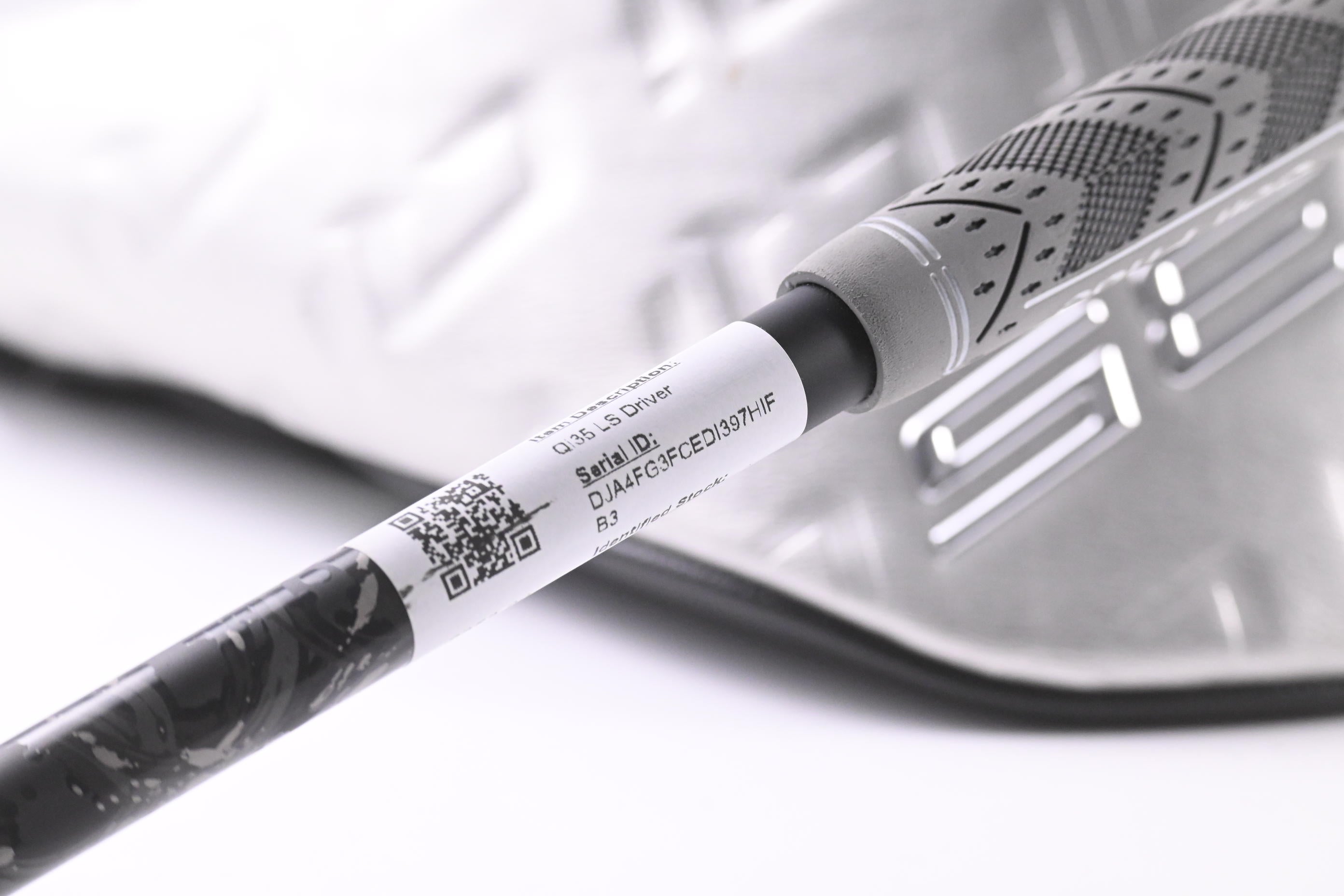Taylormade Qi35 LS Driver / 9 Degree / X-Flex Kai'li Dark Waves White 60 Shaft