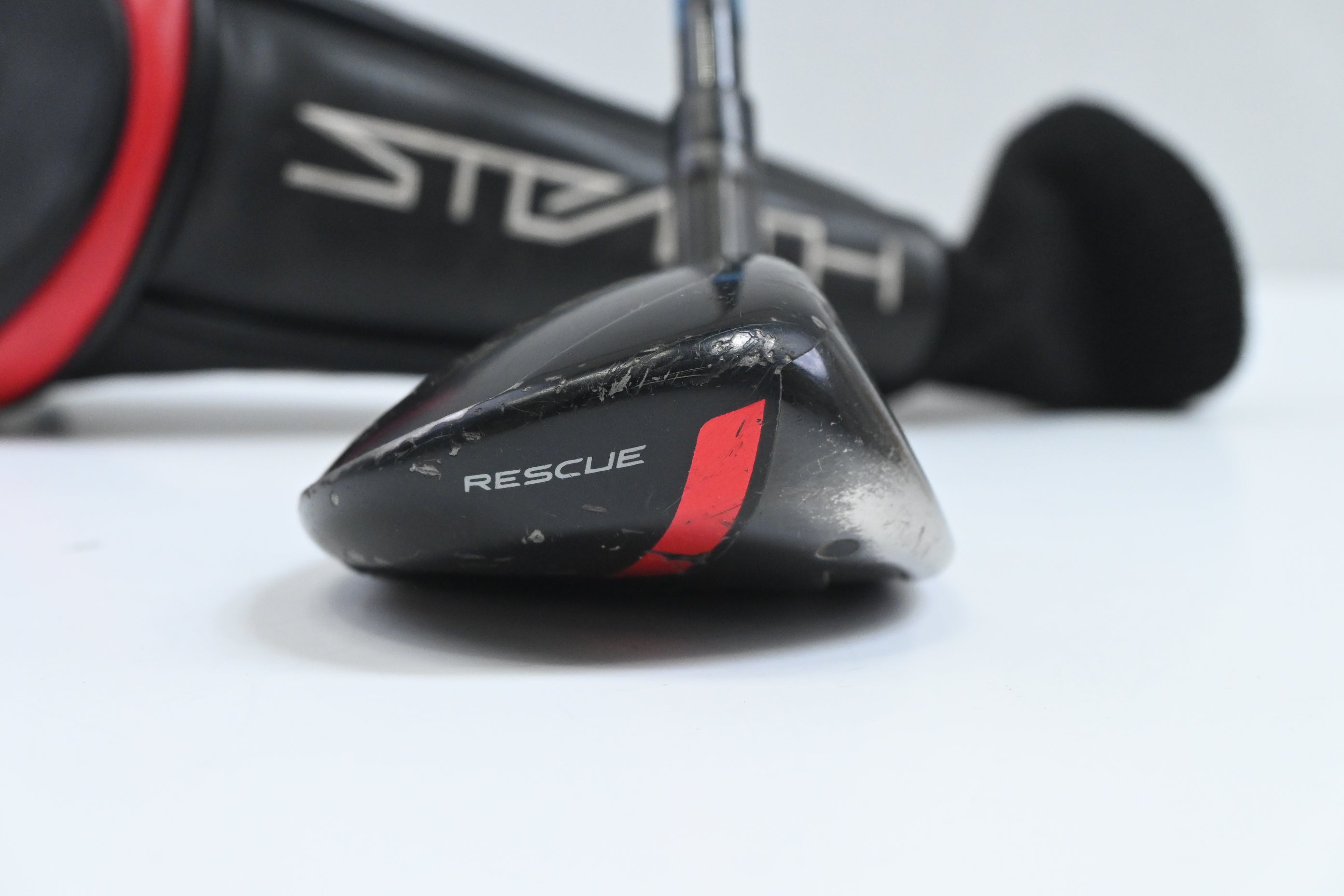 Taylormade Stealth #6 Hybrid / 28 Degree / Regular Flex Fujikura Ventus Red 6