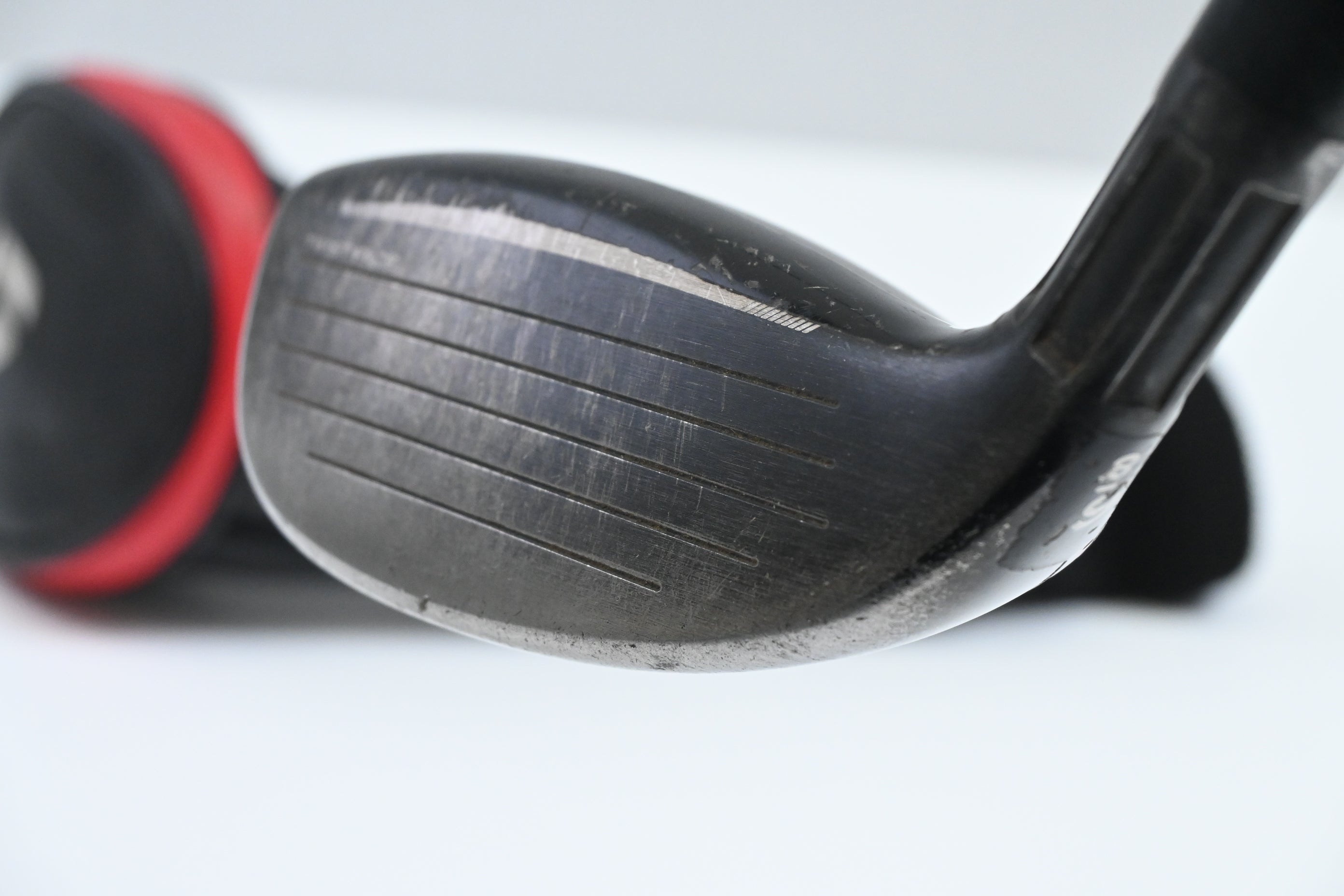 Taylormade Stealth #6 Hybrid / 28 Degree / Regular Flex Fujikura Ventus Red 6