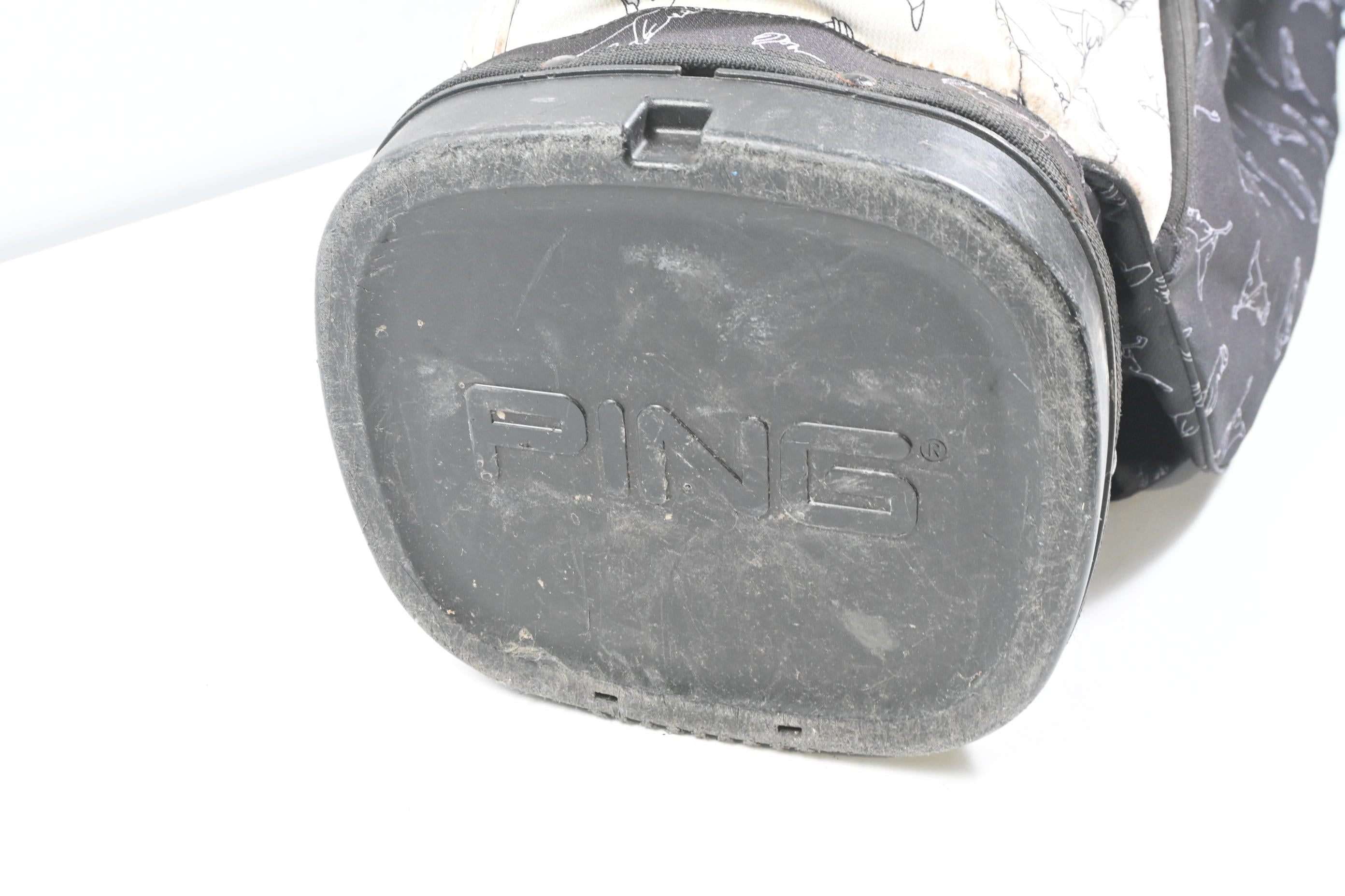 Ping Hoofer Lite Stand Bag / 4-Way Divider / Black, White