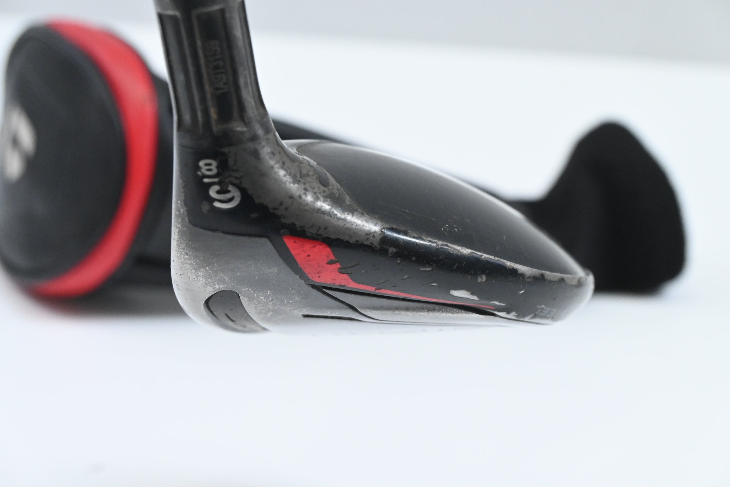 Taylormade Stealth #6 Hybrid / 28 Degree / Regular Flex Fujikura Ventus Red 6