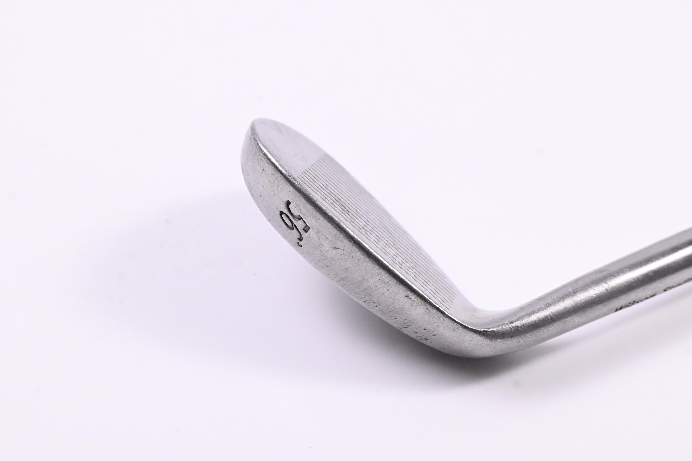 Wilson TW9 Sand Wedge / 56 Degree / Wedge Flex Dynamic Gold Shaft