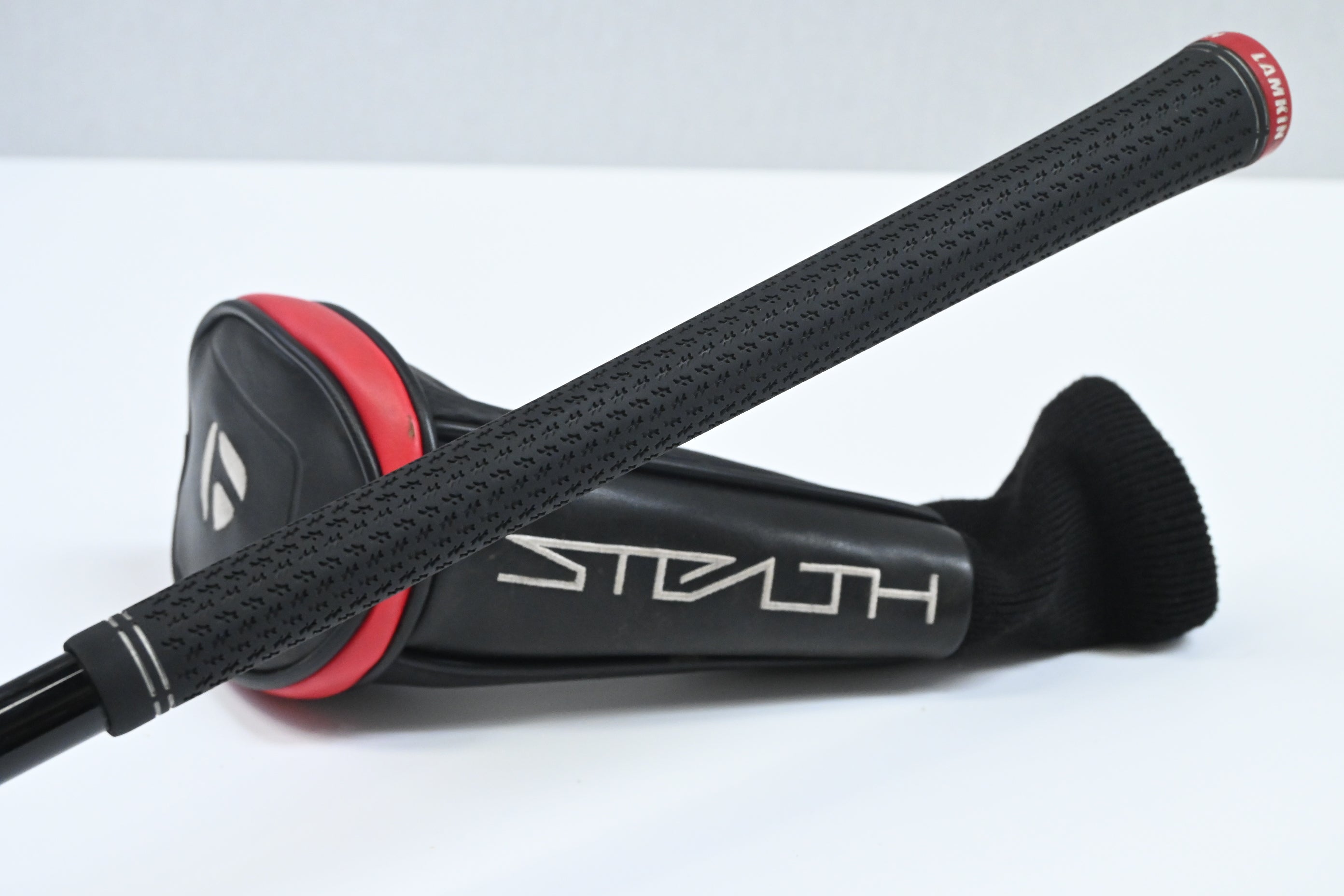 Taylormade Stealth #6 Hybrid / 28 Degree / Regular Flex Fujikura Ventus Red 6