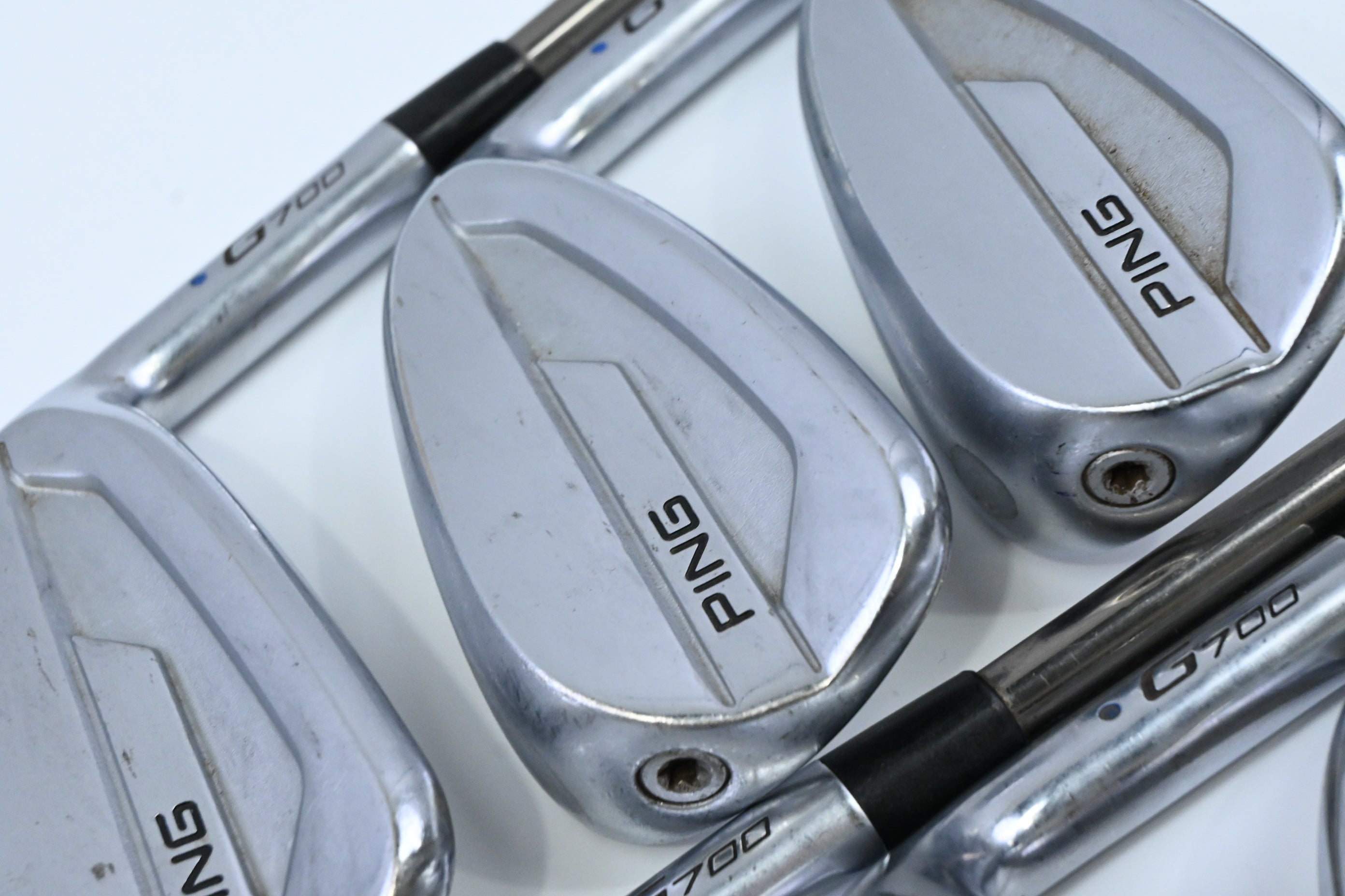Ping G700 Irons / 7-PW+UW+SW / Blue Dot / Regular Flex UST Recoil ES 780 Shafts