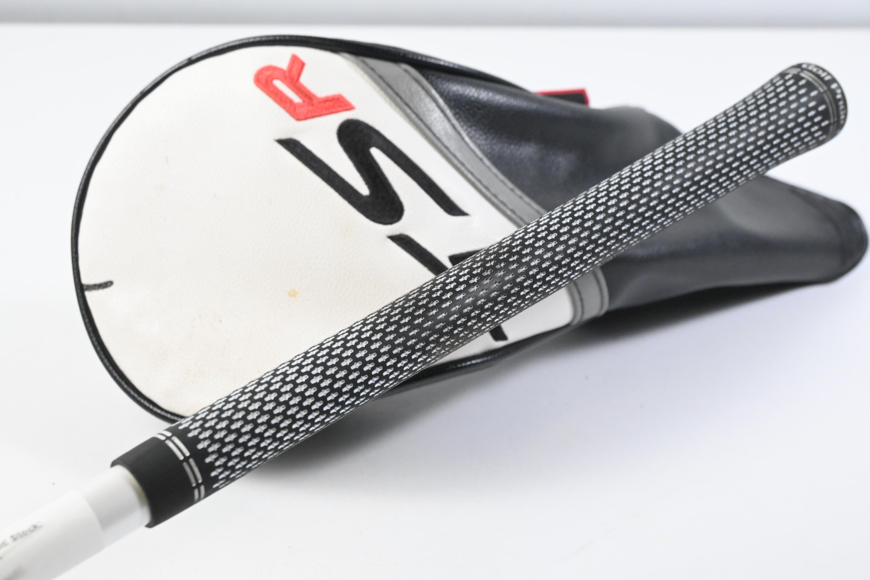 Left Hand Titleist TSR2 Driver / 9 Degree / Senior Flex Fujikura Speeder 565