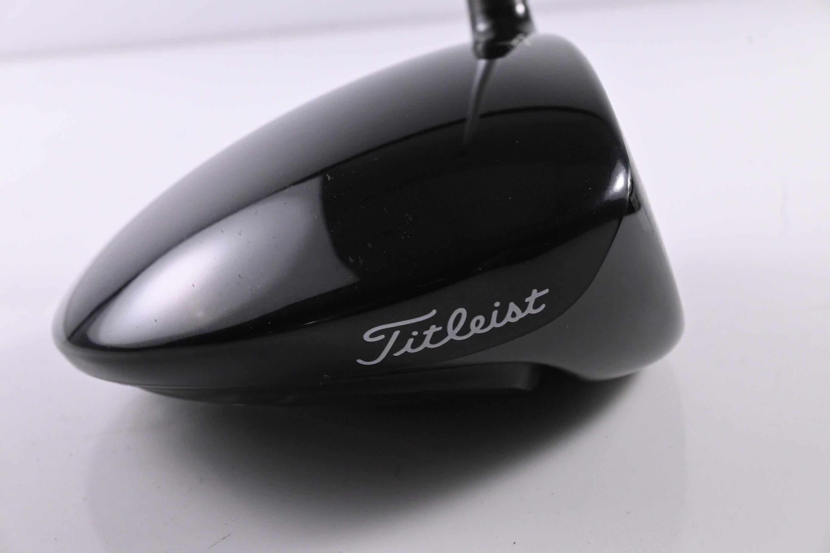 Titleist 915 D2 Driver / 10.5 Degree / Regular Flex Aldila Rogue 70 Shaft