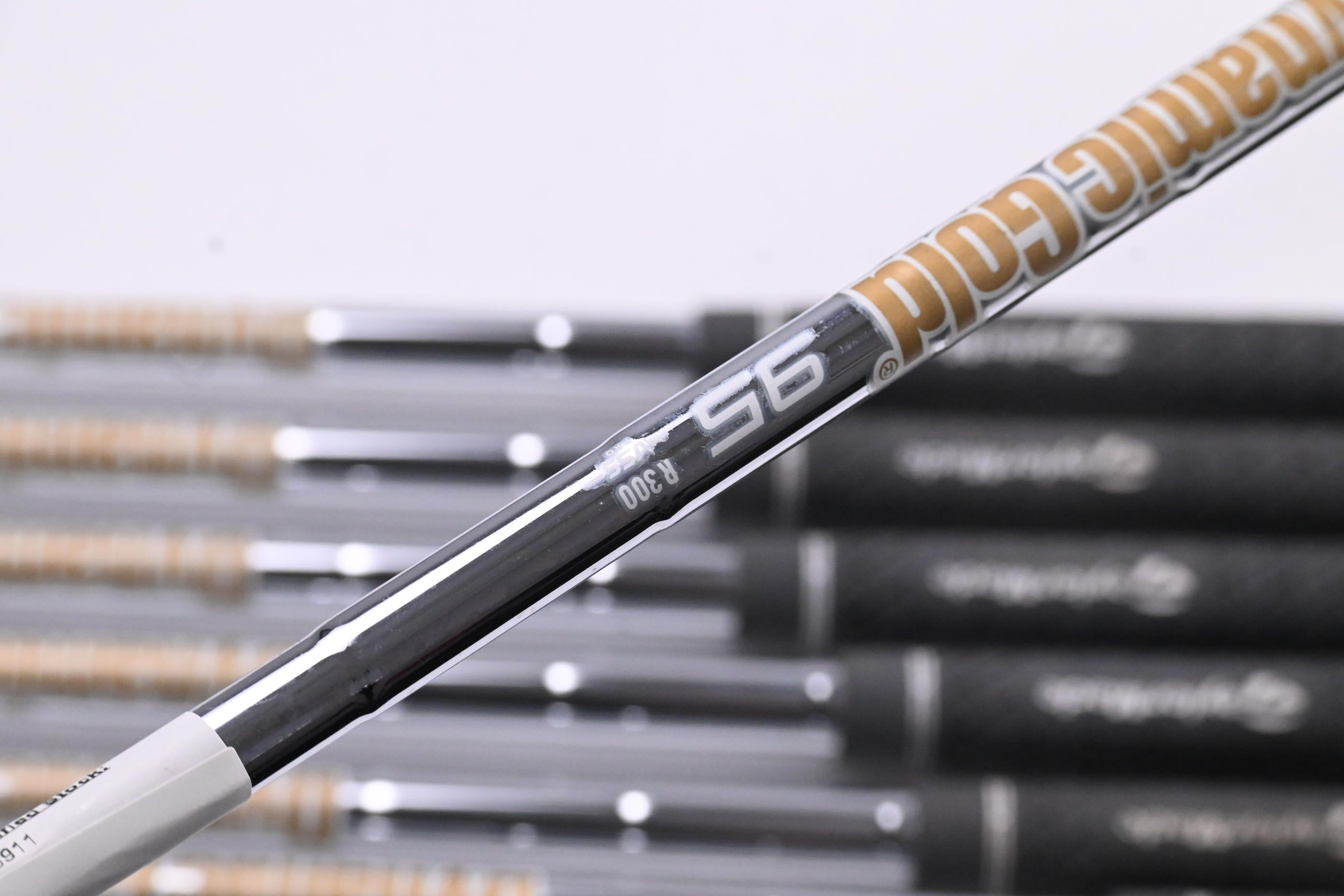 Taylormade P790 2021 Irons / 5-PW+AW / Regular Flex Dynamic Gold 95 R300 Shafts