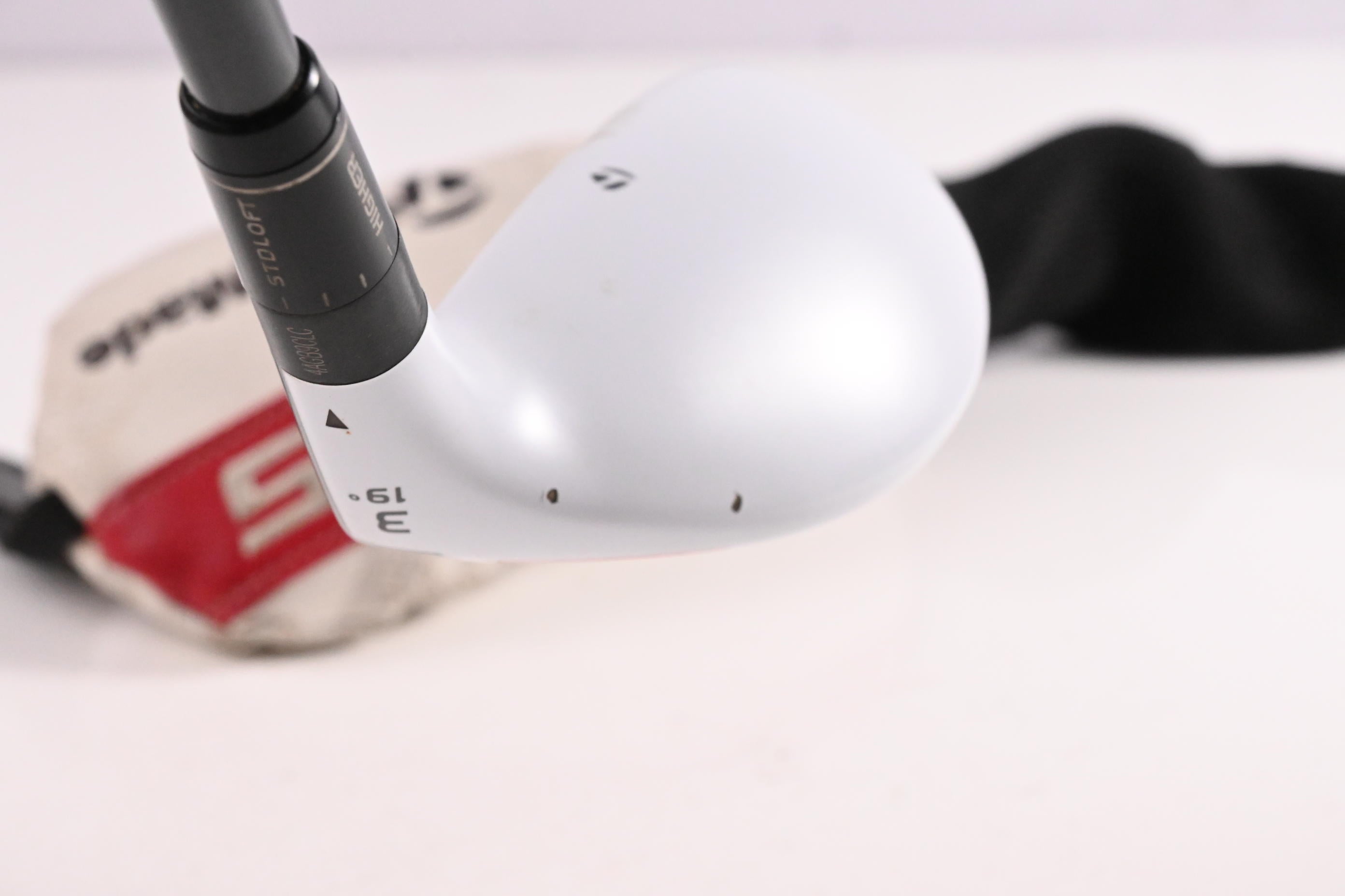 Taylormade R15 #3 Hybrid / 19 Degree / Regular Flex Fujikura Speeder 77 Shaft