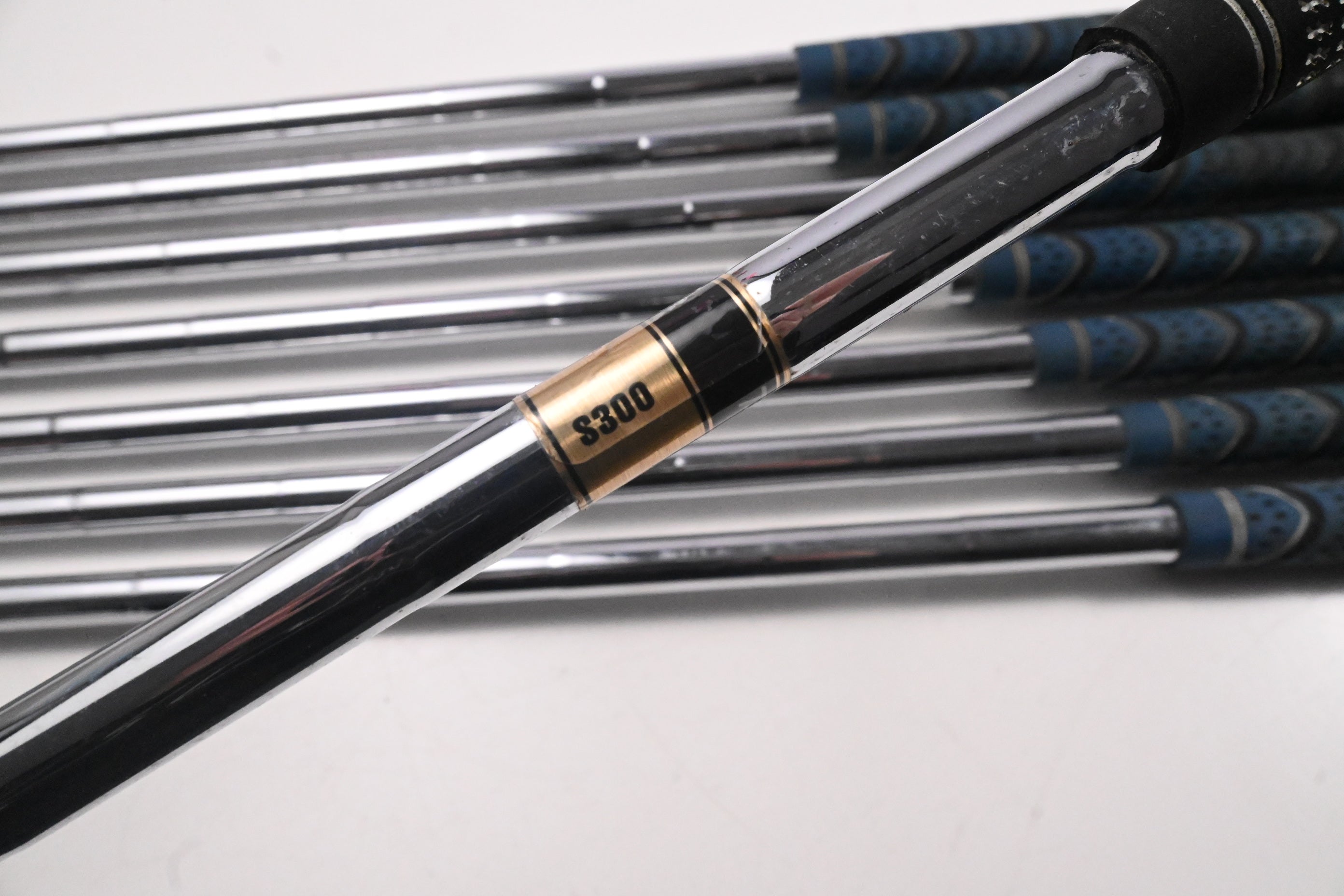 Titleist 690CB Irons / 3-PW / Stiff Flex Dynamic Gold S300 Shafts