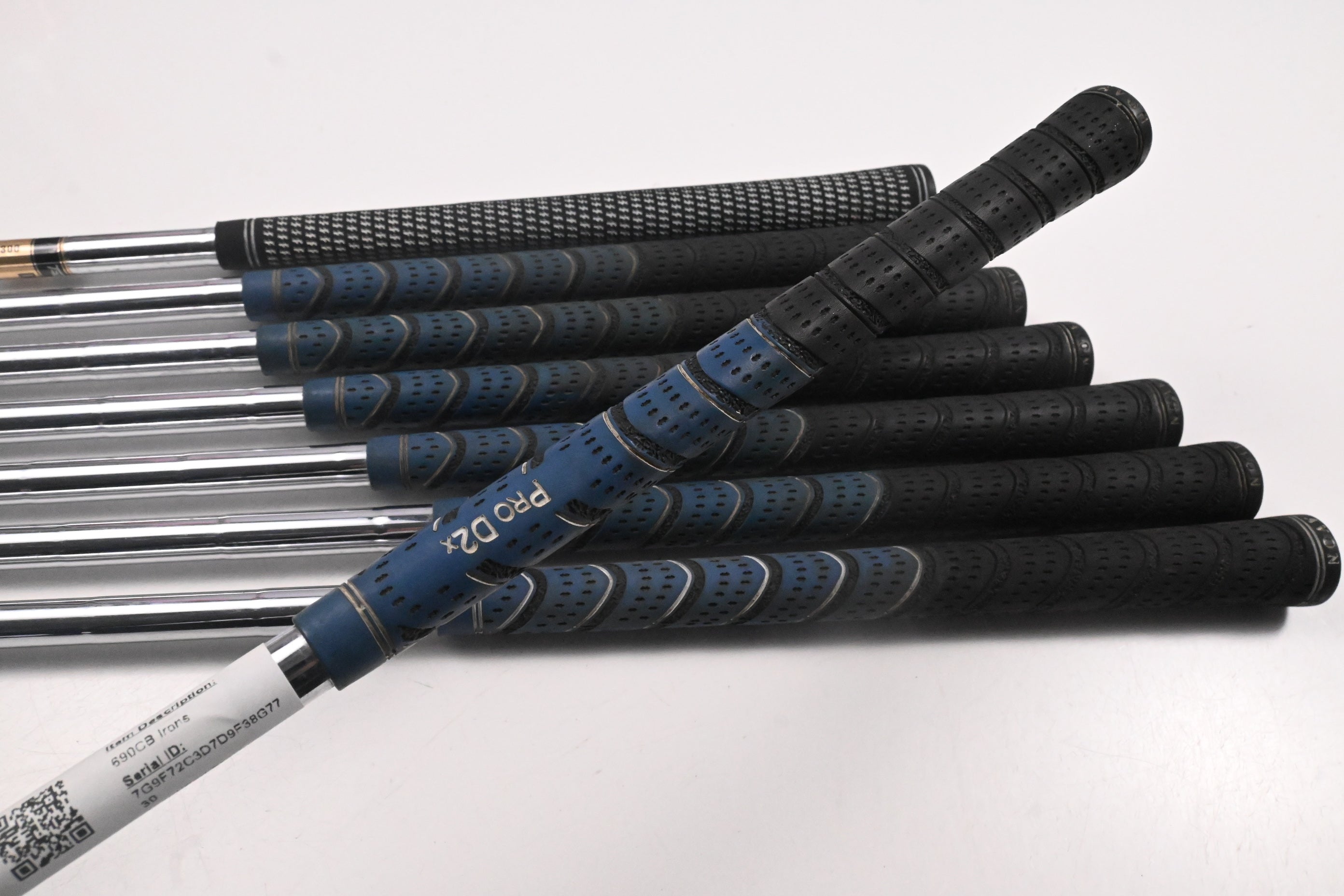Titleist 690CB Irons / 3-PW / Stiff Flex Dynamic Gold S300 Shafts