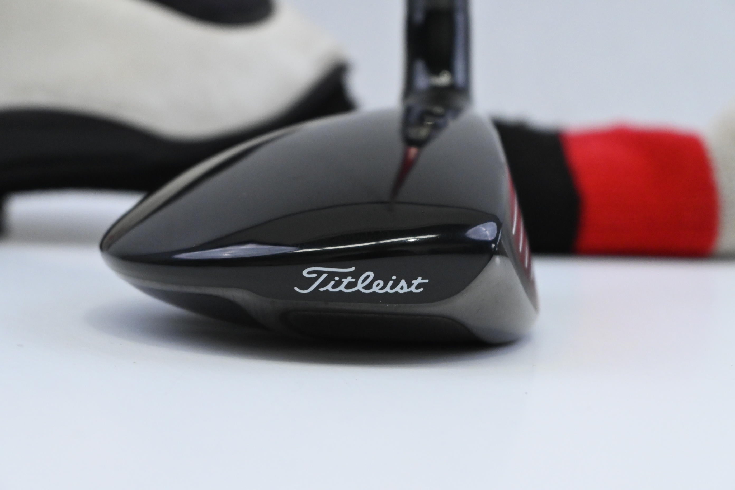 Titleist 910 F #3 Wood / 15 Degree / Regular Flex Bassara 55 Shaft
