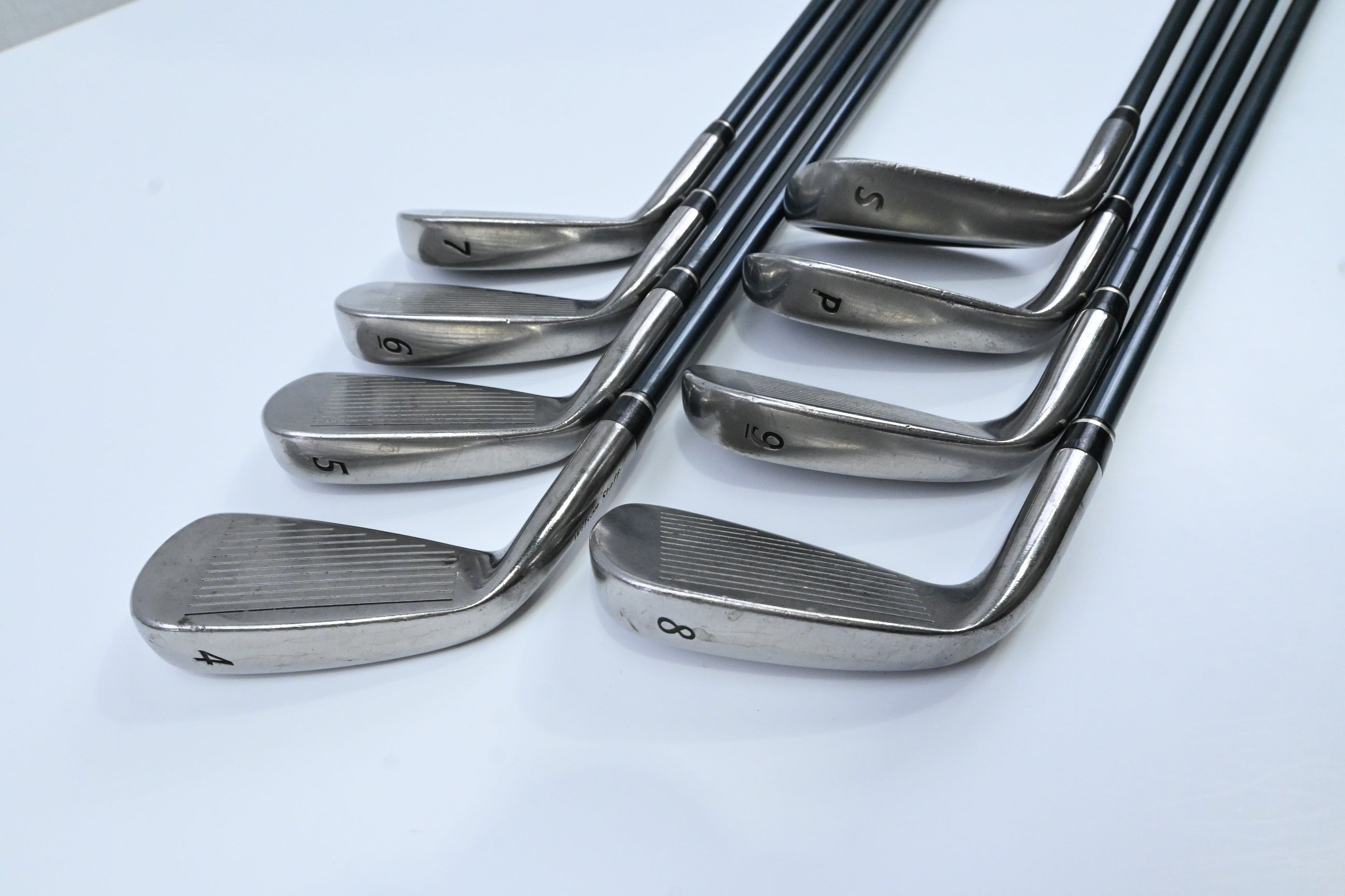 Wilson Di6 Irons / 4-PW+SW / Regular Flex UST Nanotech 75 Shafts