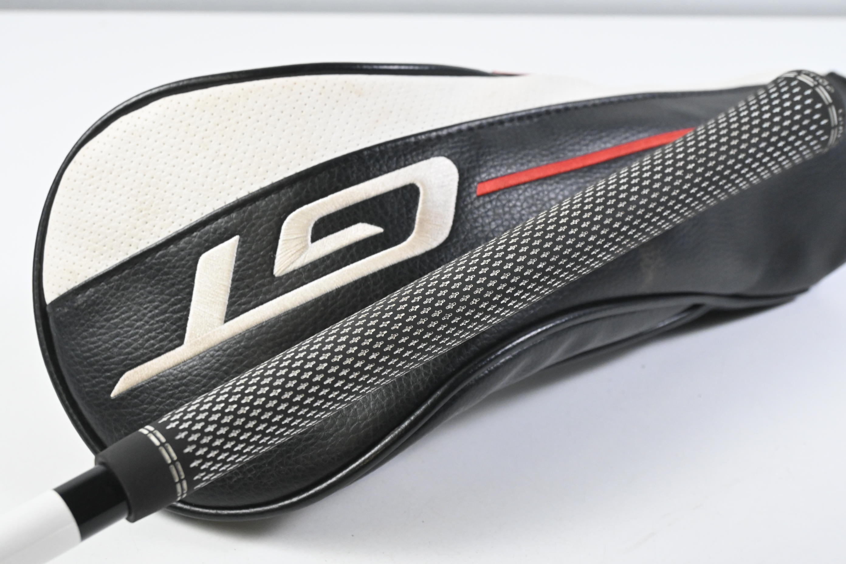 Titleist GT2 Driver / 10 Degree / Regular Flex Kuro Kage Black Series 55 Shaft