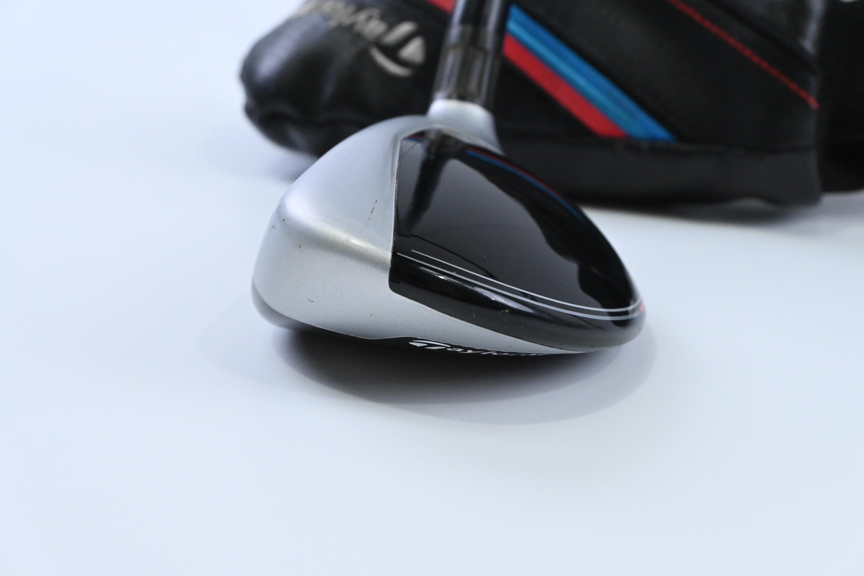 Left Hand Taylormade M4 #4 Hybrid / 22 Degree / Regular Flex Atmos Red 6
