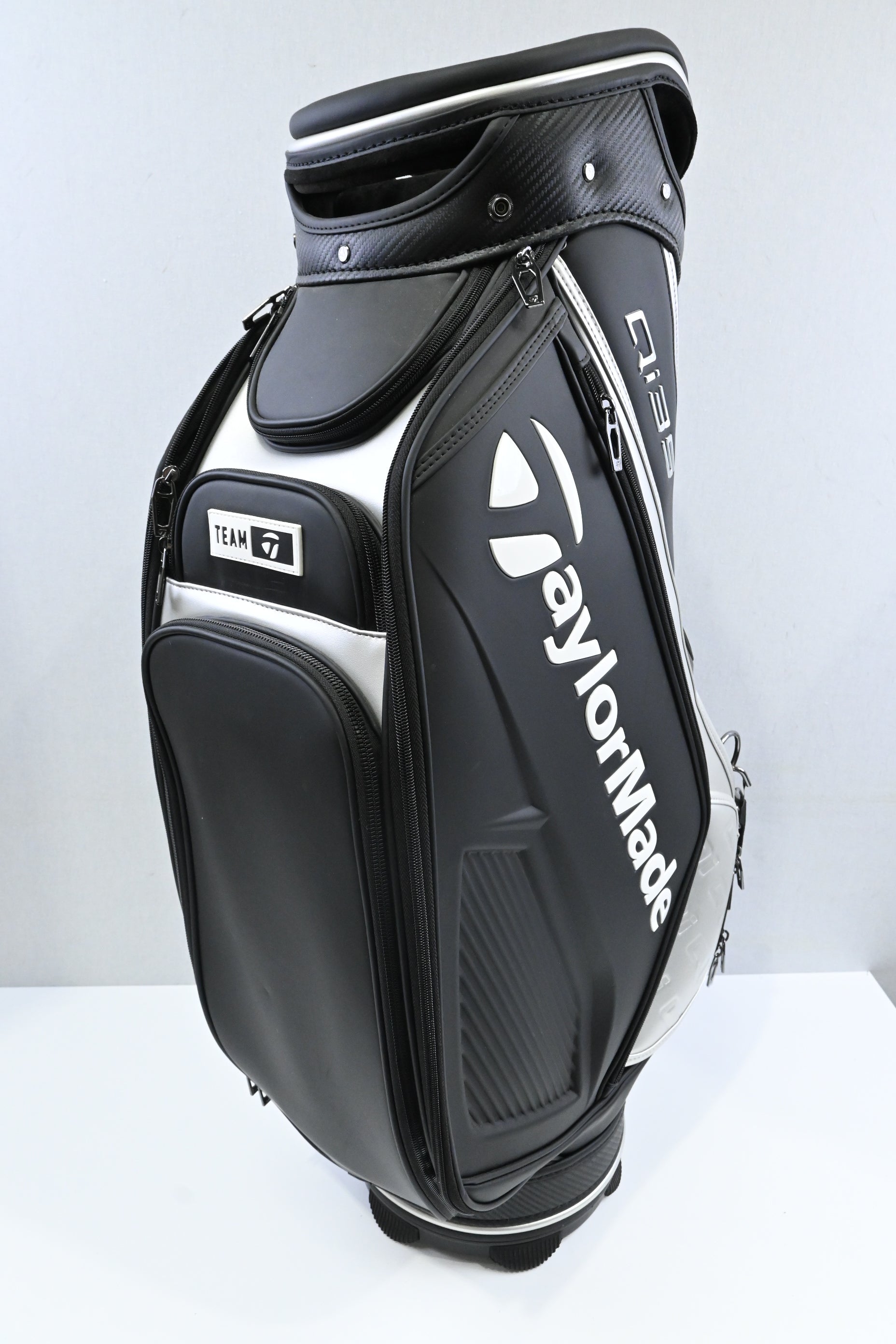 Taylormade QI35 Tour Bag / 6-Way / Black, Silver