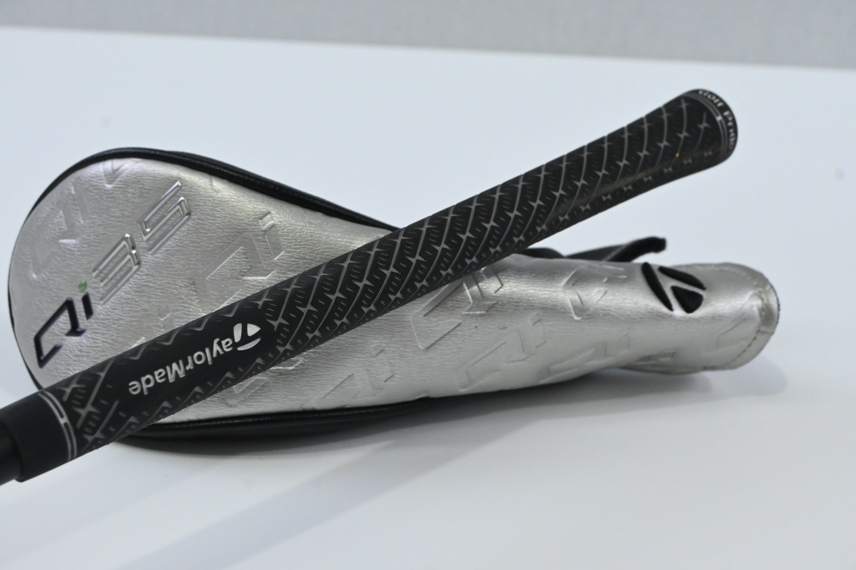 Taylormade Qi35 Max #3 Hybrid / 20 Degree / Stiff Flex Fujikura AirSpeeder 60