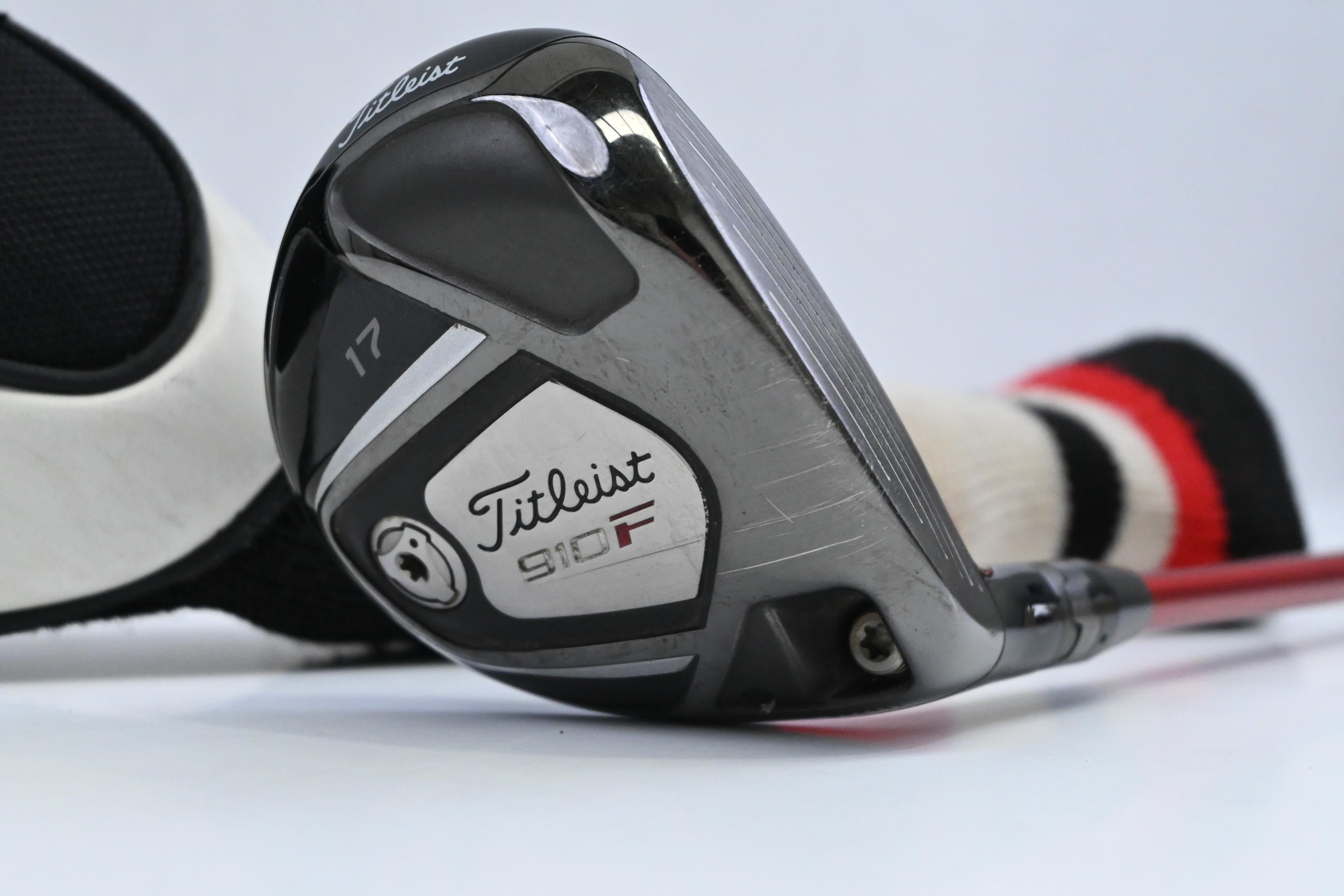 Titleist 910 F #4 Wood / 17 Degree / Regular Flex Bassara 55 Shaft