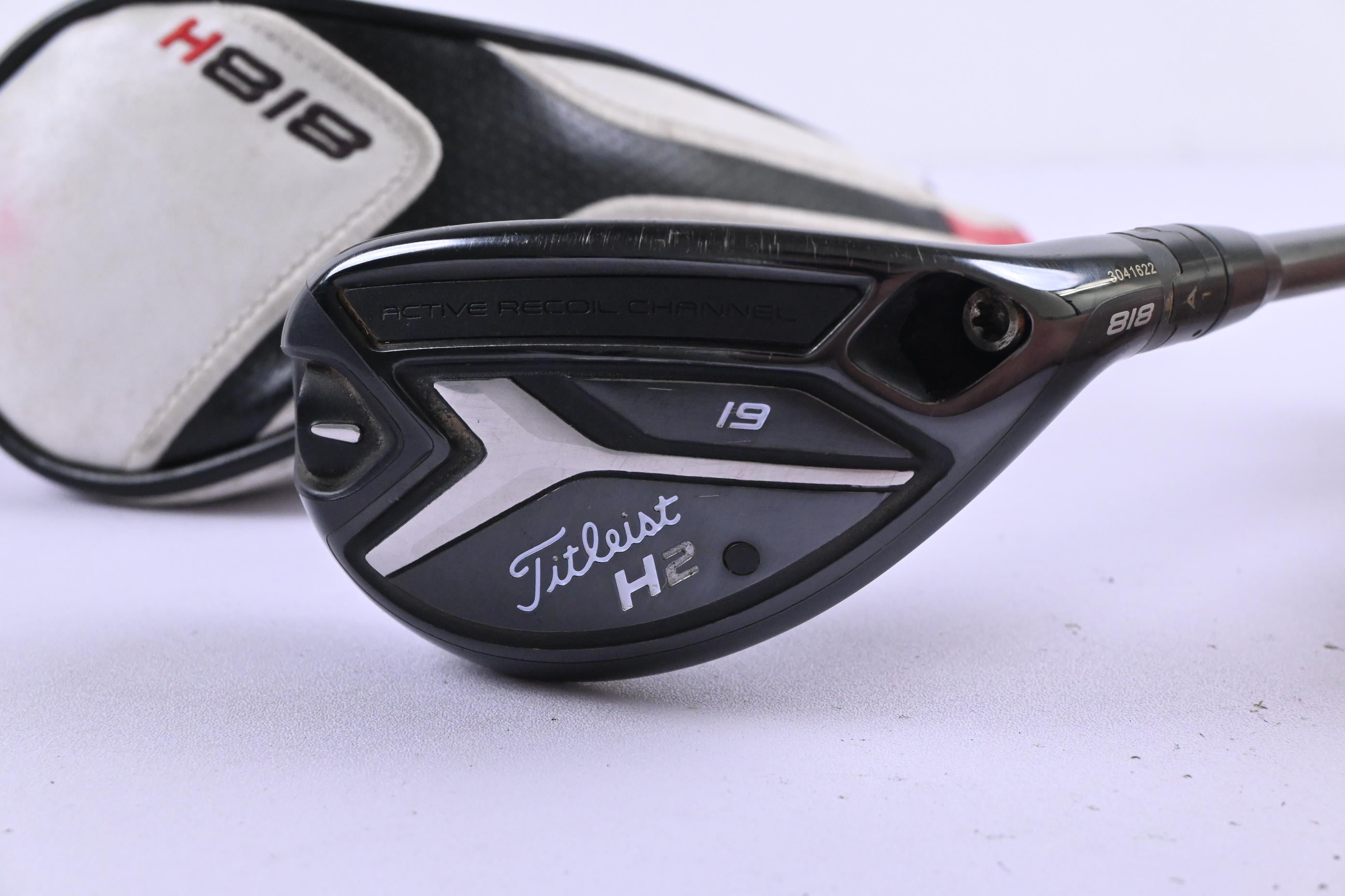 Titleist 818 H2 #3 Hybrid / 19 Degree / Stiff Flex Aldila Rogue M-AX 85 Shaft