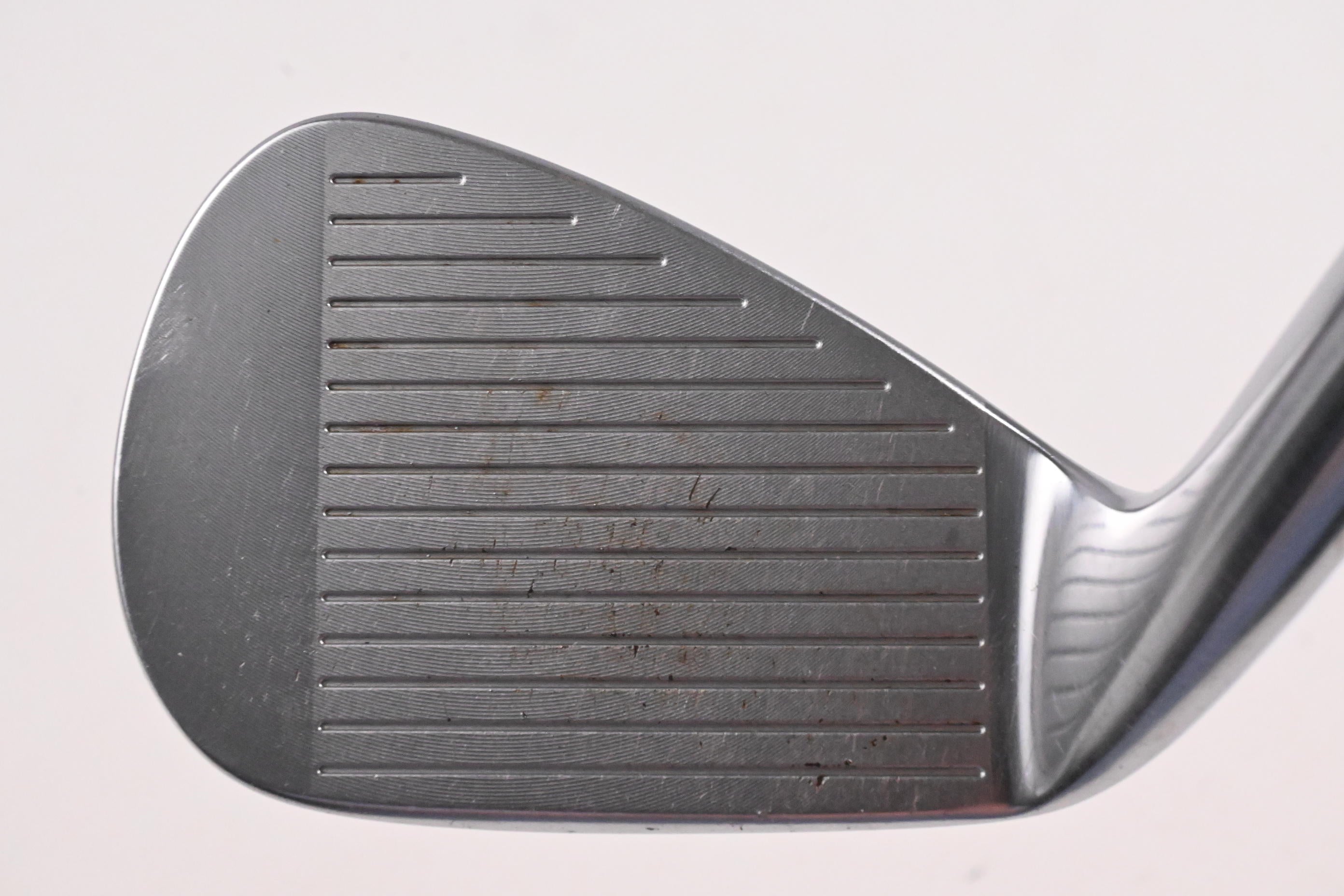 Taylormade P730 Pitching Wedge / 47 Degree / Stiff Flex Dynamic Gold SL S300