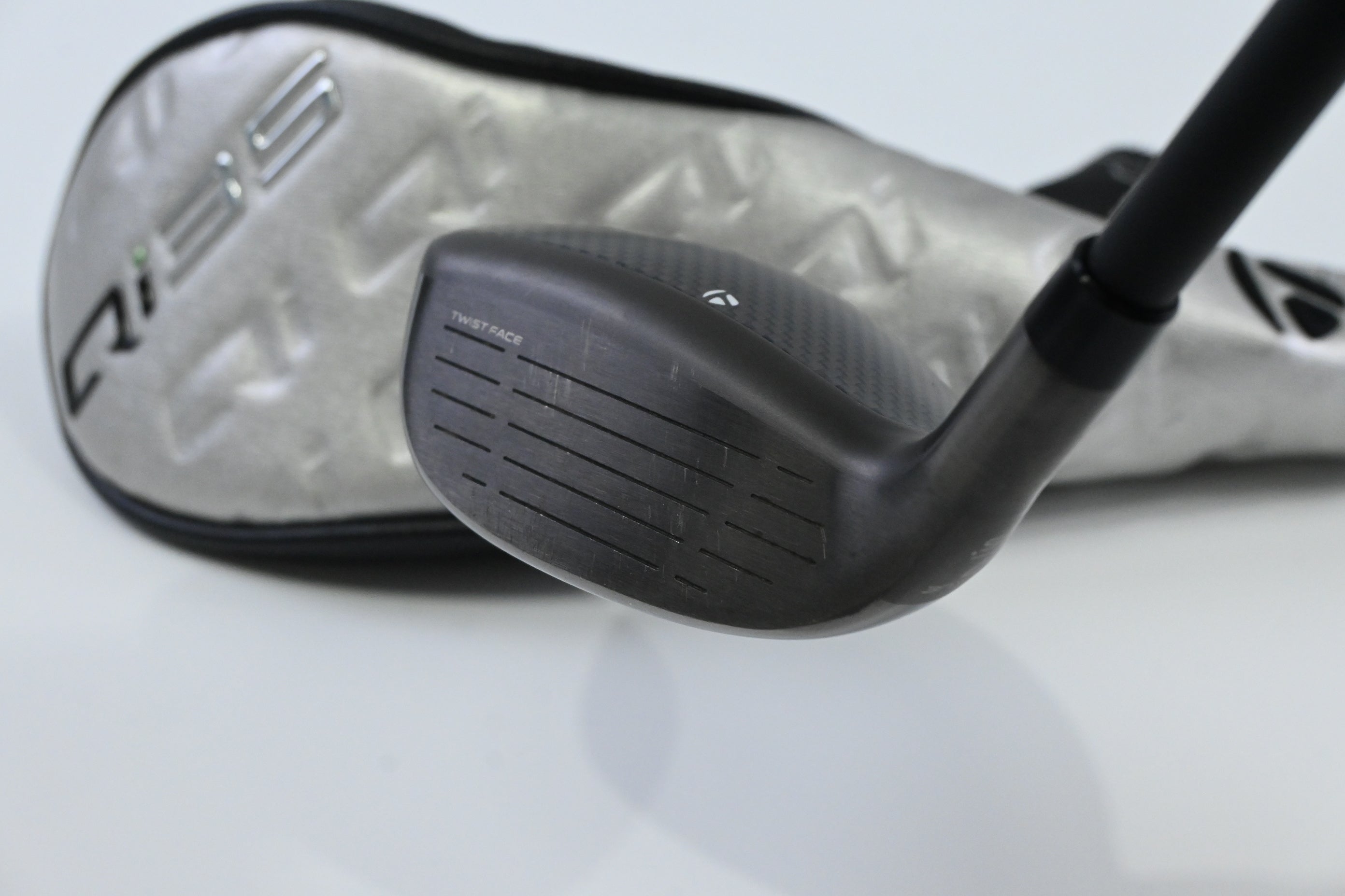 Taylormade Qi35 Max Lite #7 Hybrid / 35 Degree / Regular Flex Vanquish 5 Shaft