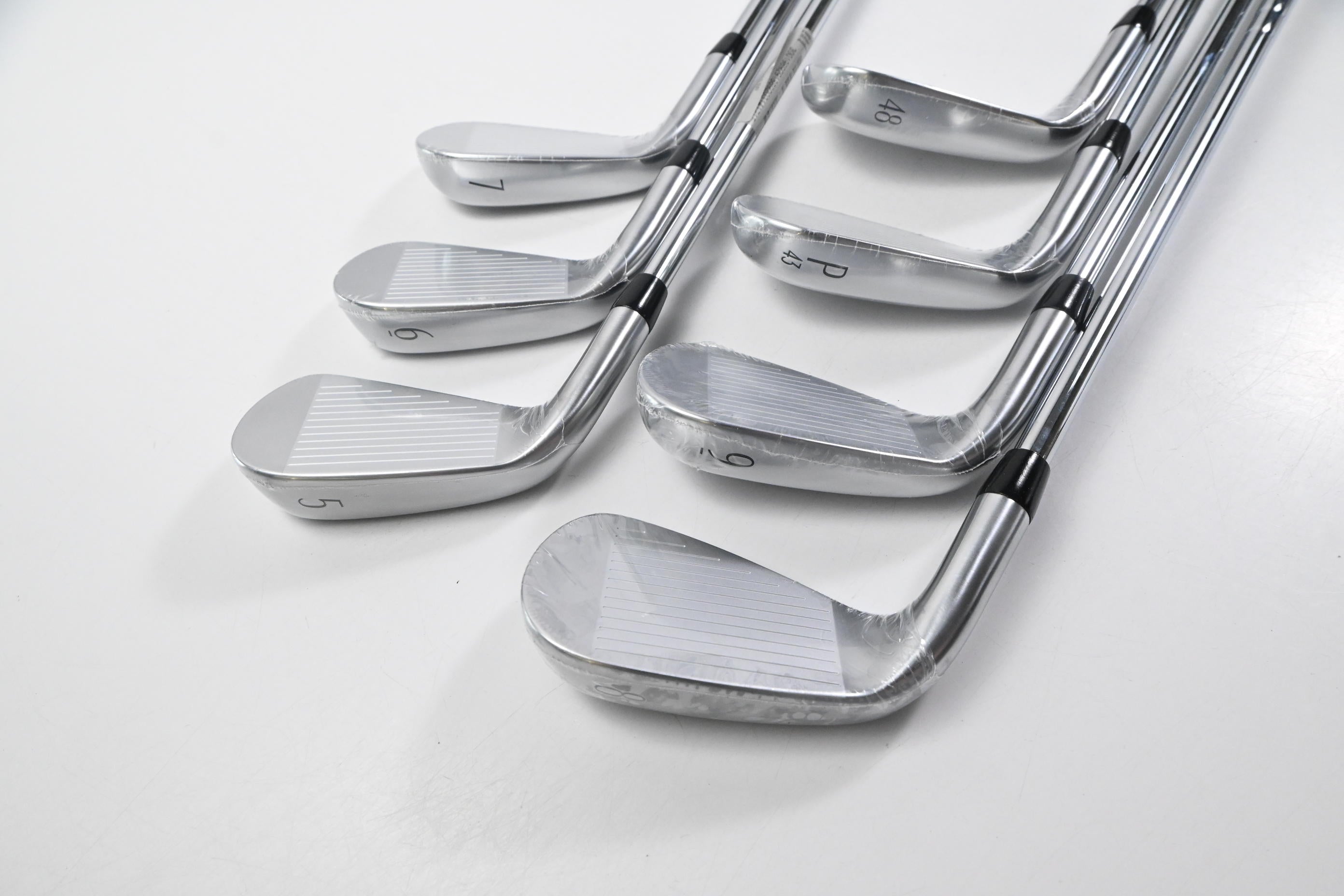 Titleist T350 2025 Irons / 5-PW+GW / Stiff Flex AMT Red Shafts